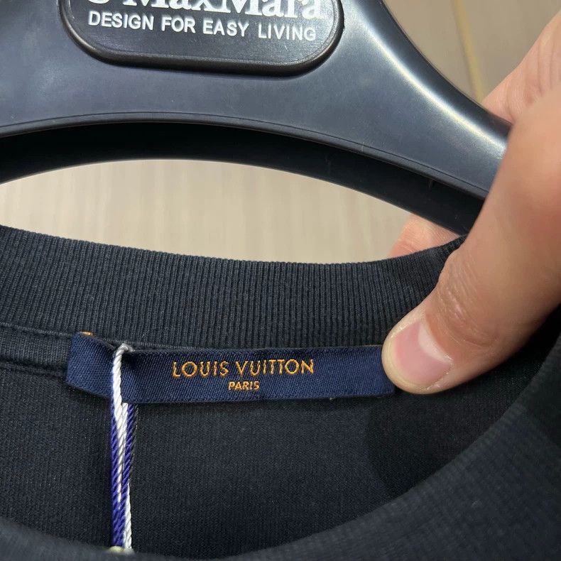 Louis Vuitton Louis Vuitton Short Sleeve Logo Printed TShirt-2506 Size US S / EU 44-46 / 1 - 5 Thumbnail