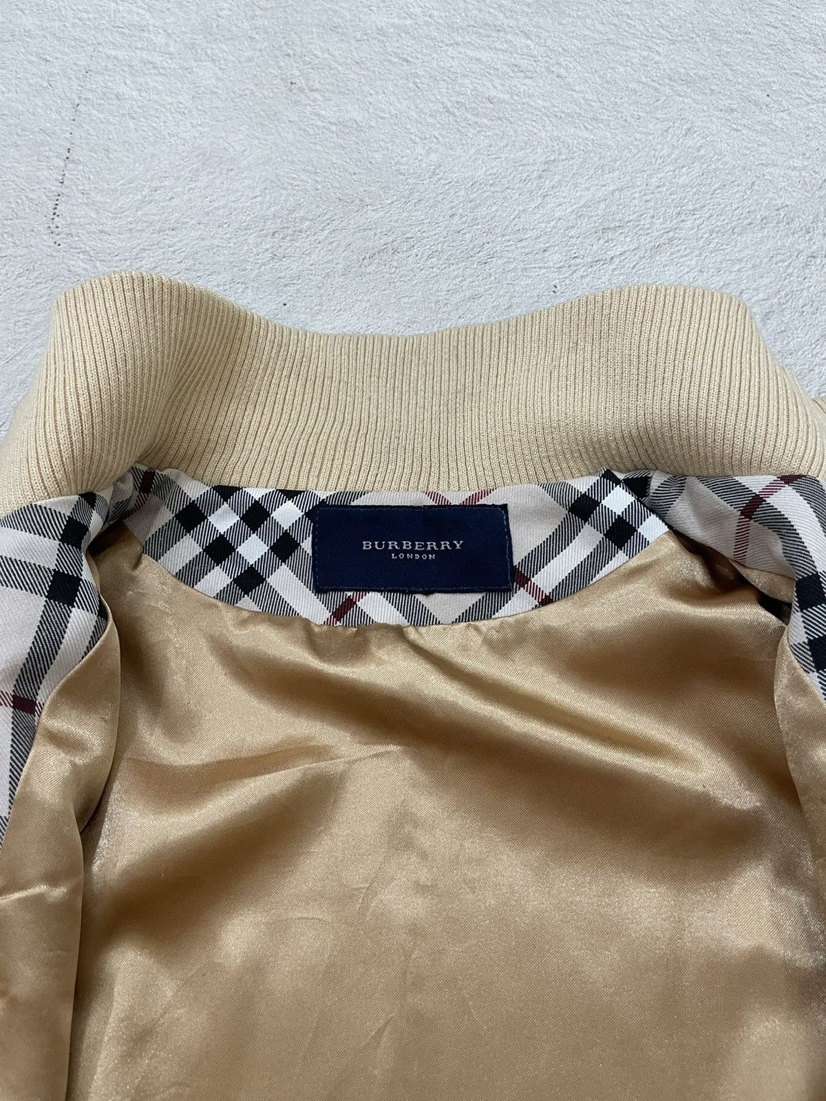 Japanese Brand Vintage Burberry Nova Check Lined Bomber Jacket Beige Y2K Size US L / EU 52-54 / 3 - 6 Thumbnail