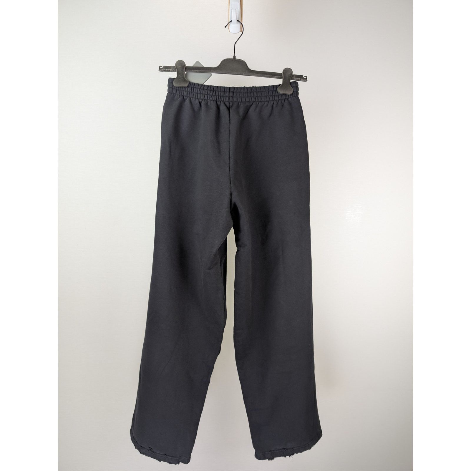 Balenciaga o1rshd1 Baggy Sweatpants in Washed Black Size US 28 / EU 44 - 8 Thumbnail
