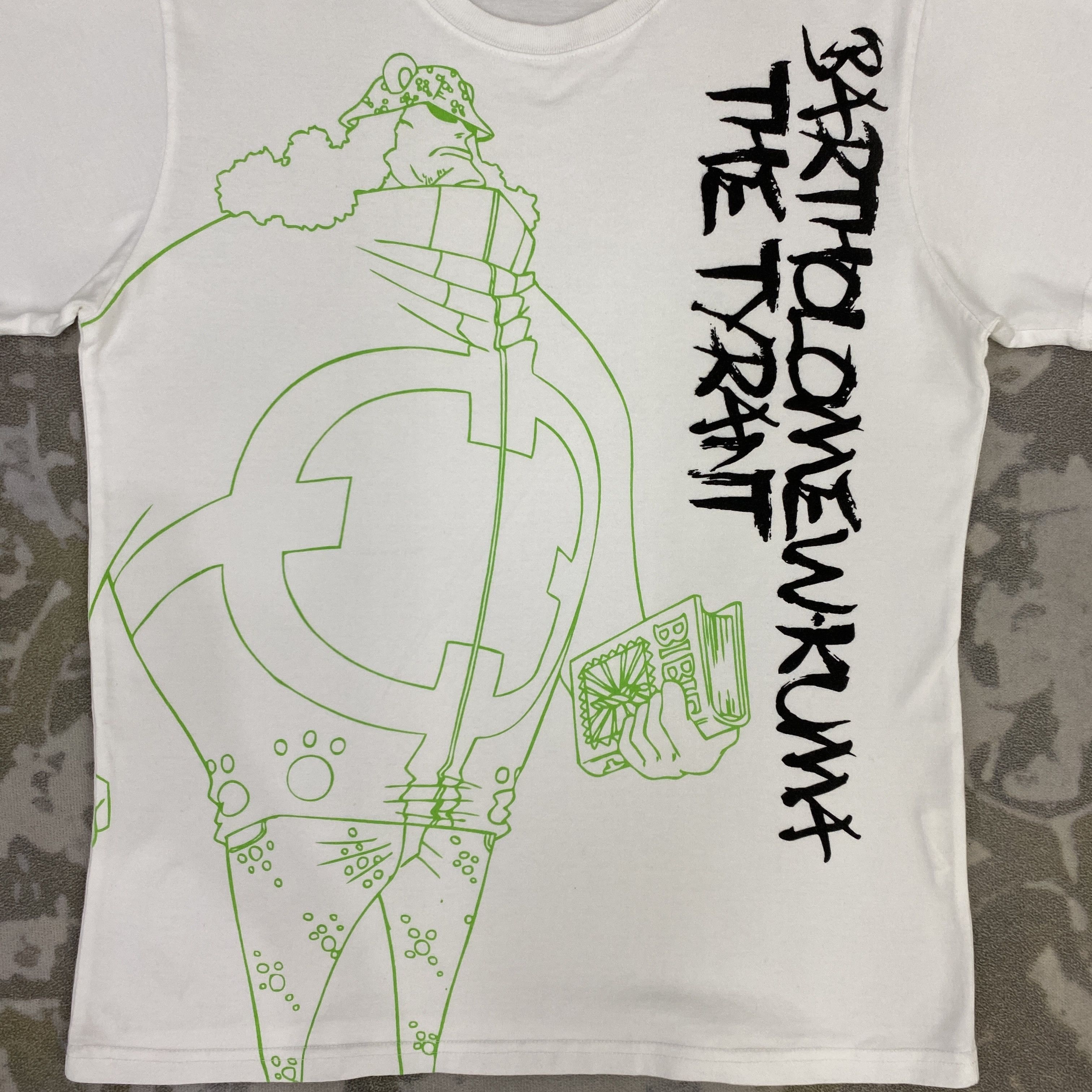 Anime Vintage One Piece Bartholomew Kuma Tshirt - K072 Size US M / EU 48-50 / 2 - 3 Thumbnail