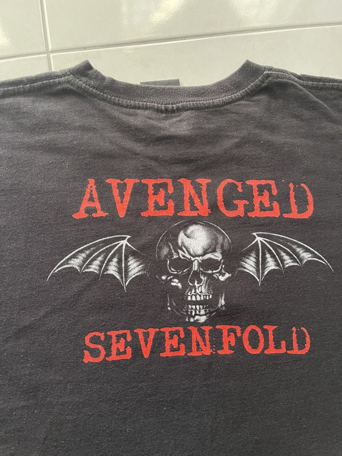 Band Tees VINTAGE AVENGED SEVENFOLD HOT READY TO DIE TEE VERY RARE Size US L / EU 52-54 / 3 - 6 Thumbnail