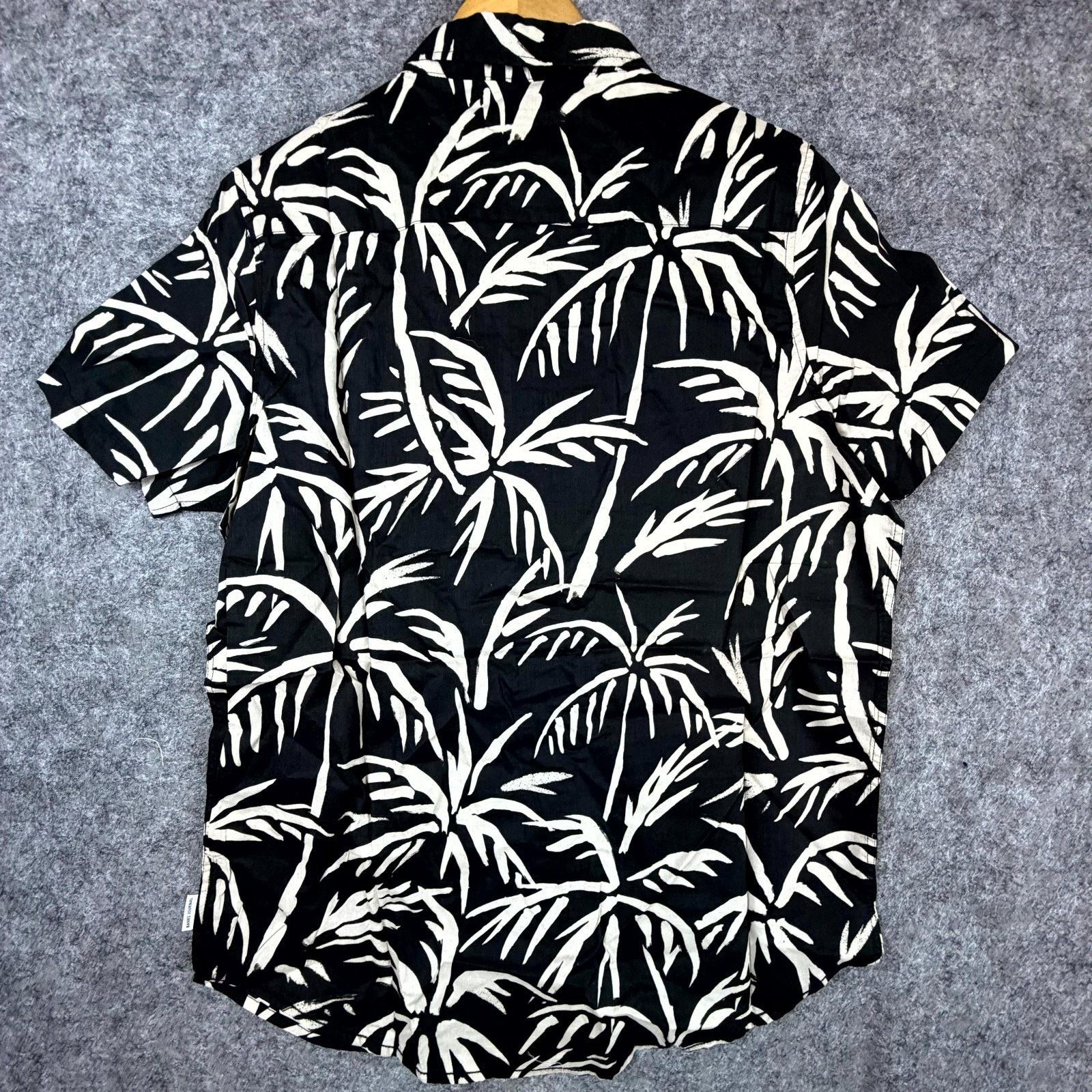 Banks Journal Banks Journal Grove Shirt Dirty Black White Tropical Palms Size US S / EU 44-46 / 1 - 2 Thumbnail