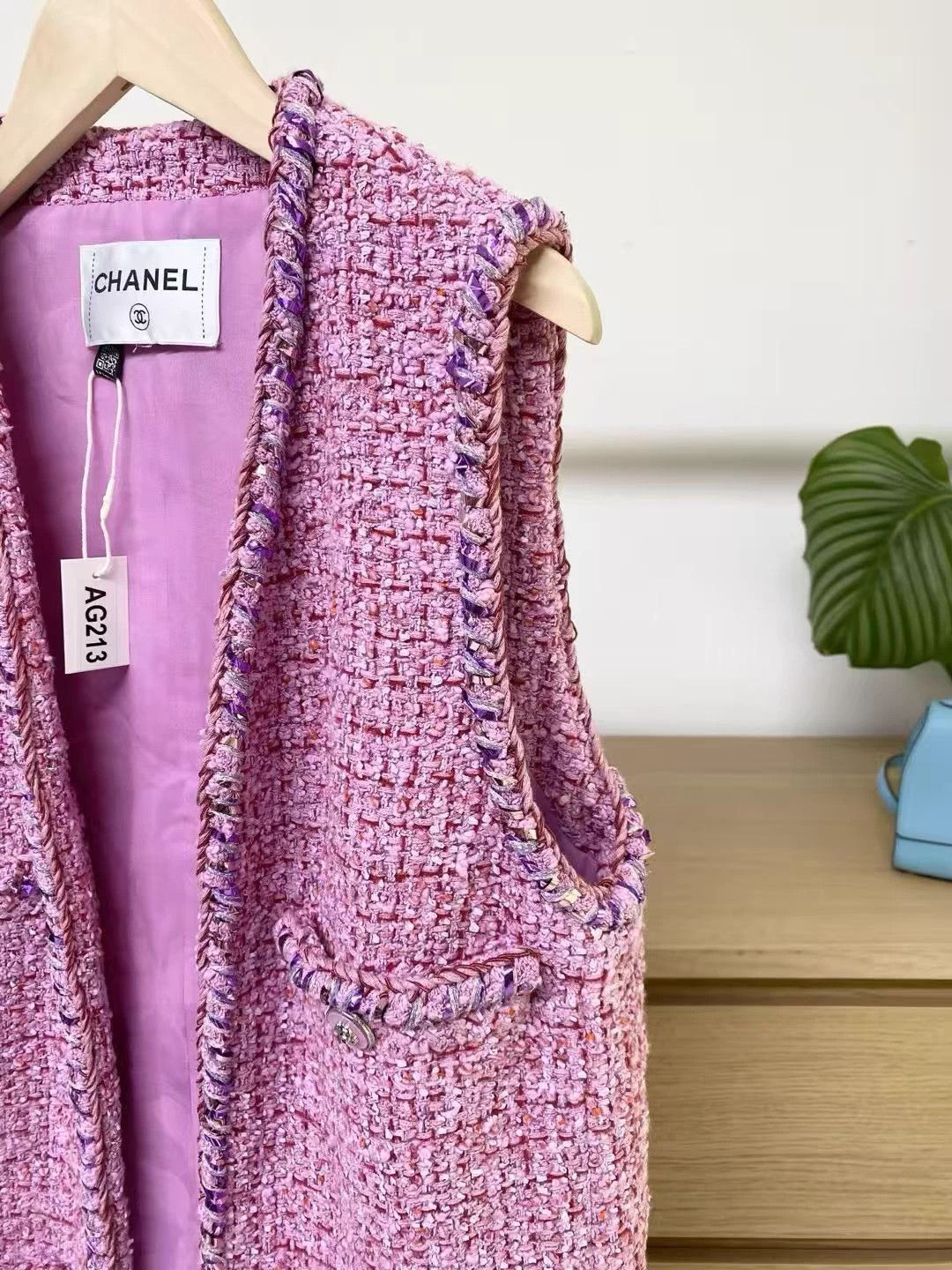 Chanel Chanel tweed vest 34 worn once France Size XS / US 0-2 / IT 36-38 - 4 Thumbnail