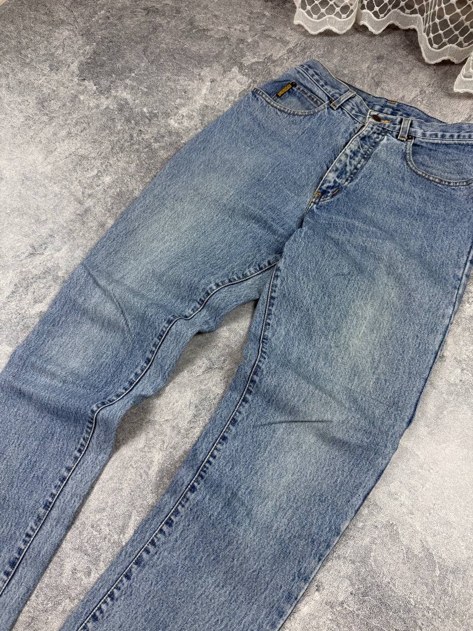 Armani Vintage 90's Armani Jeans Metal Logo Blue Denim Comfort fit Size US 29 - 7 Thumbnail