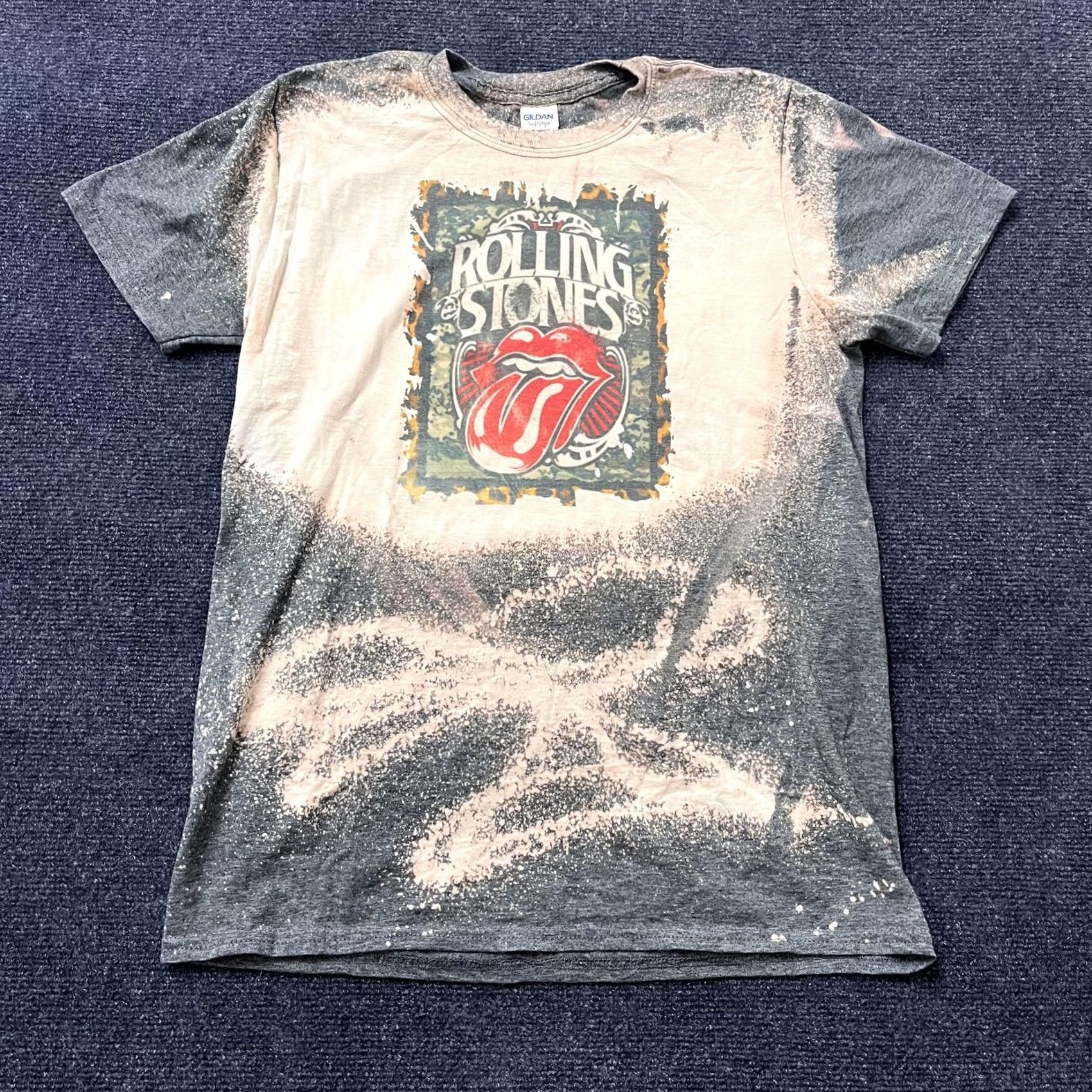 Gildan Rolling Stones Shirt Mens Small Gray Bleach Tongue Band Graphic Tee T-Shirt Size US S / EU 44-46 / 1 - 2 Thumbnail