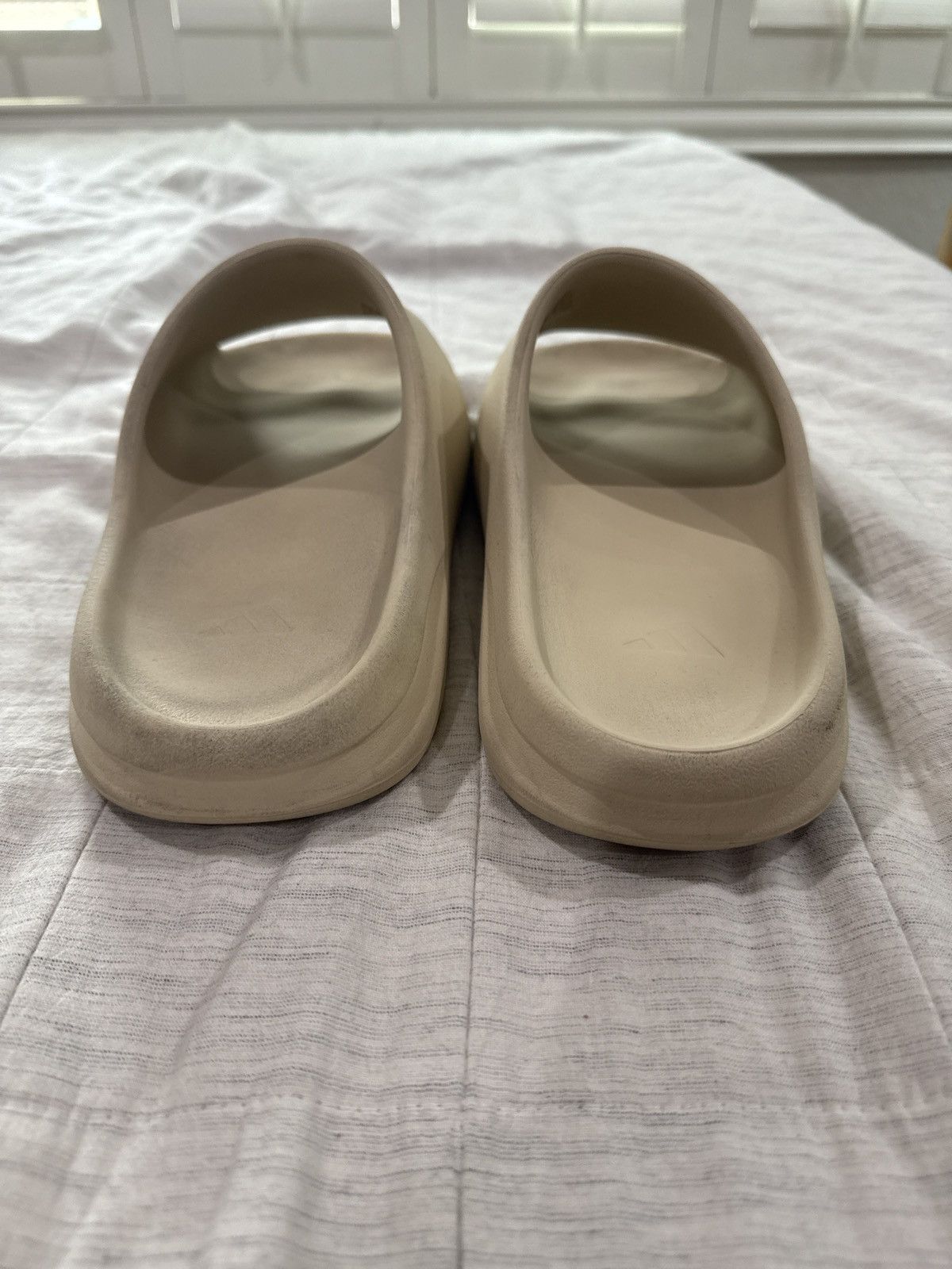 Yeezy YEEZY slide Bone size 13 Size US 13 / EU 46 - 5 Thumbnail
