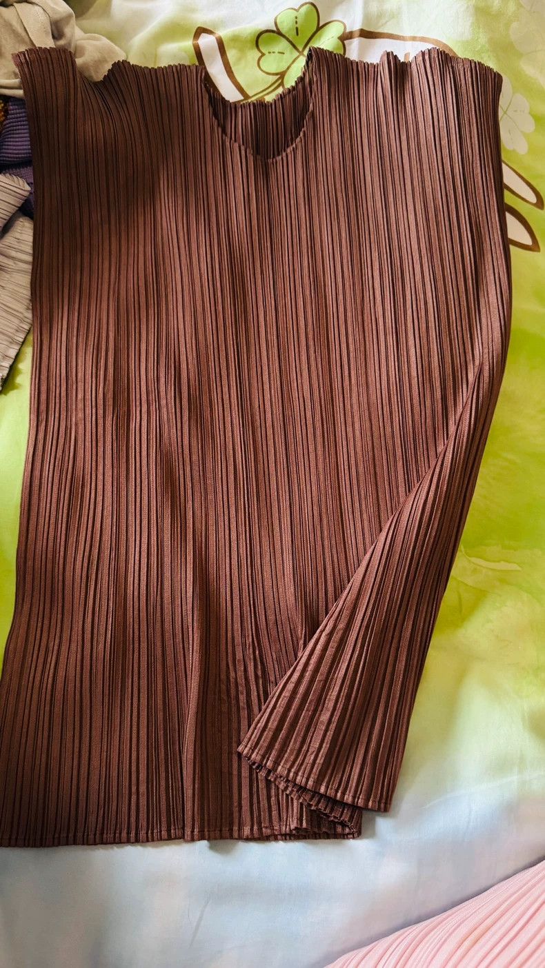 Issey Miyake Issey Miyake size:3 Brown pleated top Size XS / US 0-2 / IT 36-38 - 1 Thumbnail