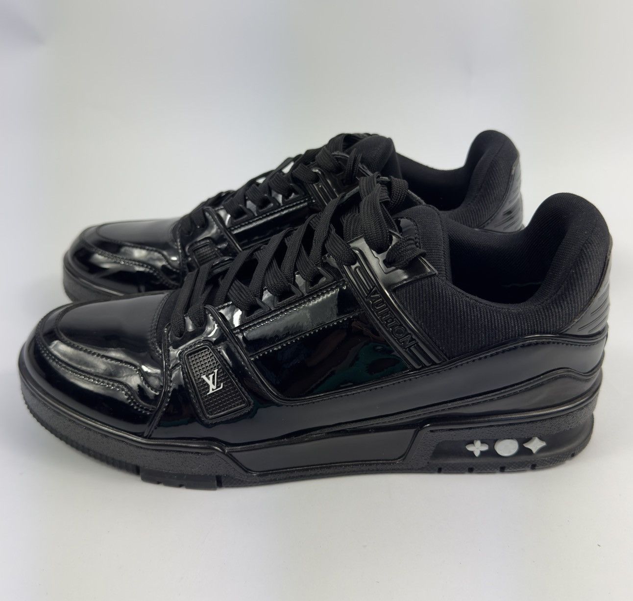 Louis Vuitton PATENT LOW TOP SNEAKERS Size US 9 / EU 42 - 4 Thumbnail