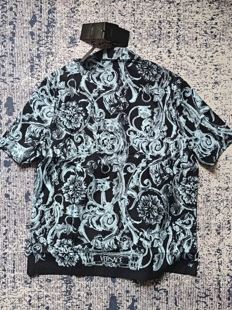 Versace Versace Patterned print lapel single-breasted short-sleeve Size US M / EU 48-50 / 2 - 3 Thumbnail