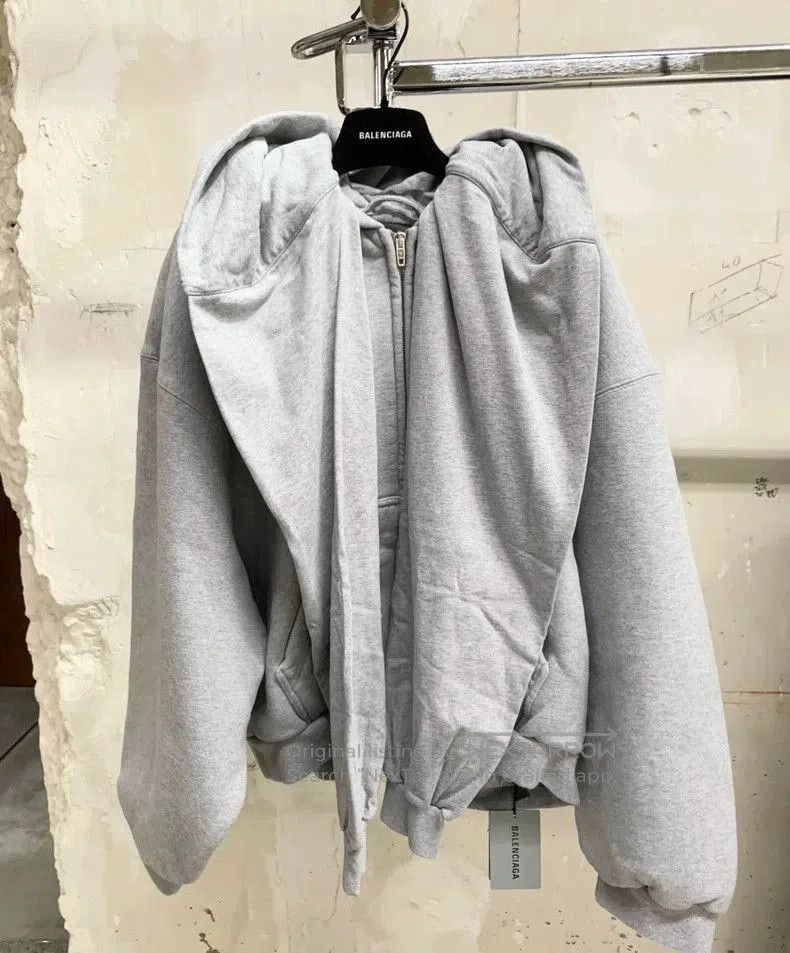 Balenciaga Balenciaga FW24 Zip Hoodie Sweatshirt. Size US S / EU 44-46 / 1 - 1 Thumbnail