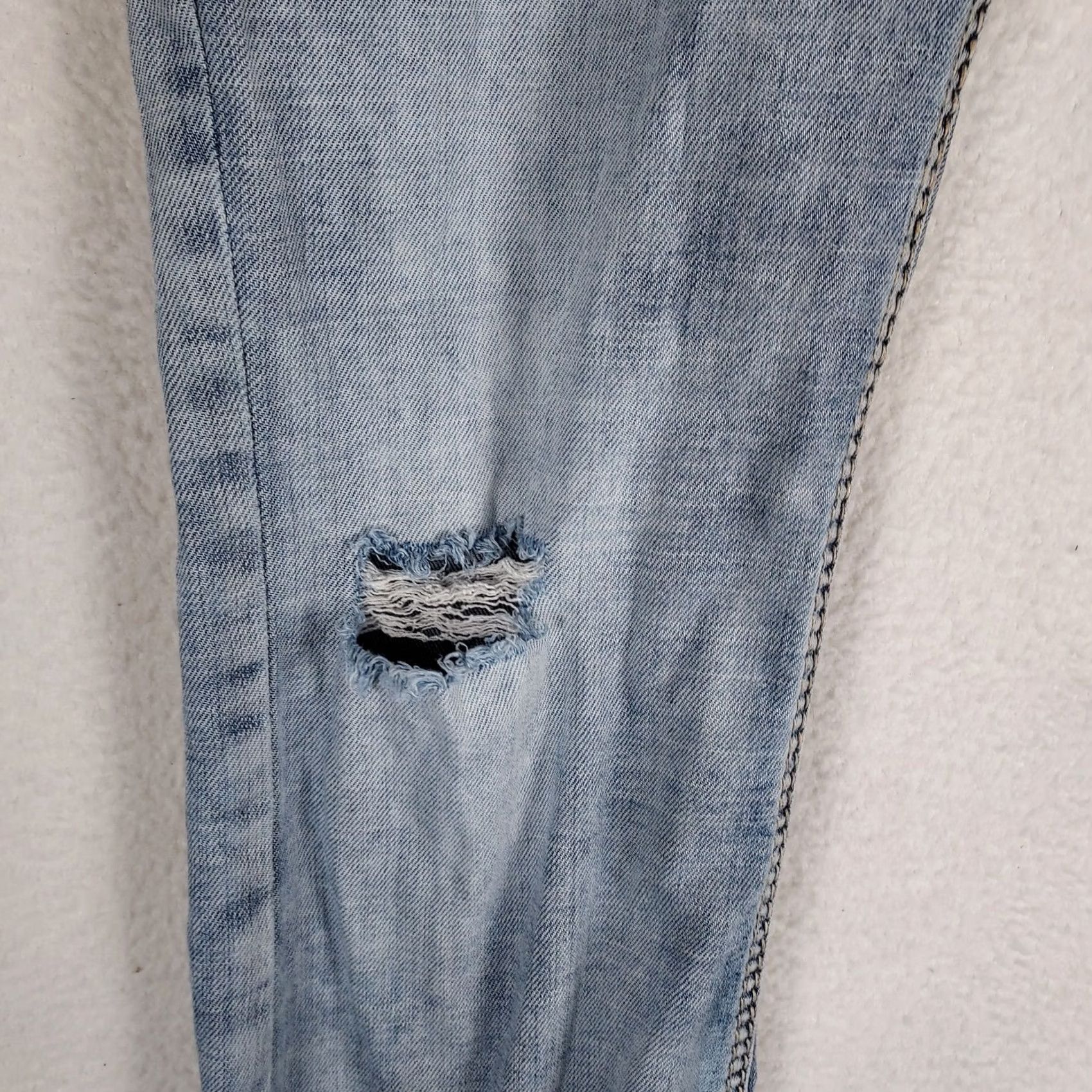 Silver Jeans Co. Silver Jeans Co Women’s Tuesday Low Boot Stretch Denim Jeans Light Wash 29 Blue Bootscut Regular Pocket 5-Pocket Zippered Jeans Mens? Womens Size 29" - 7 Thumbnail