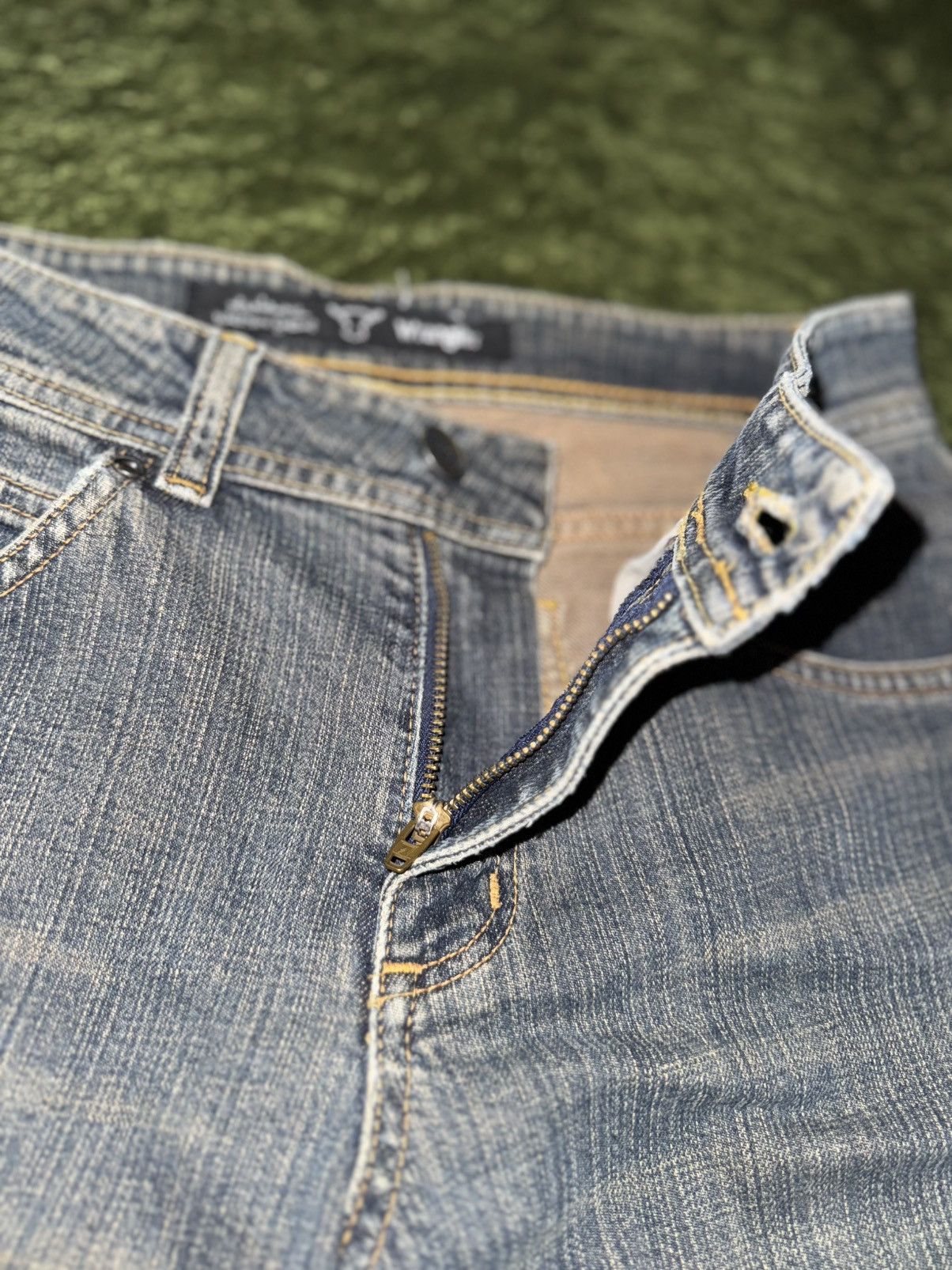 Wrangler [28] Wrangler Japan Vintage-Washed Bootcut Denim Pants Size US 28 / EU 44 - 3 Thumbnail