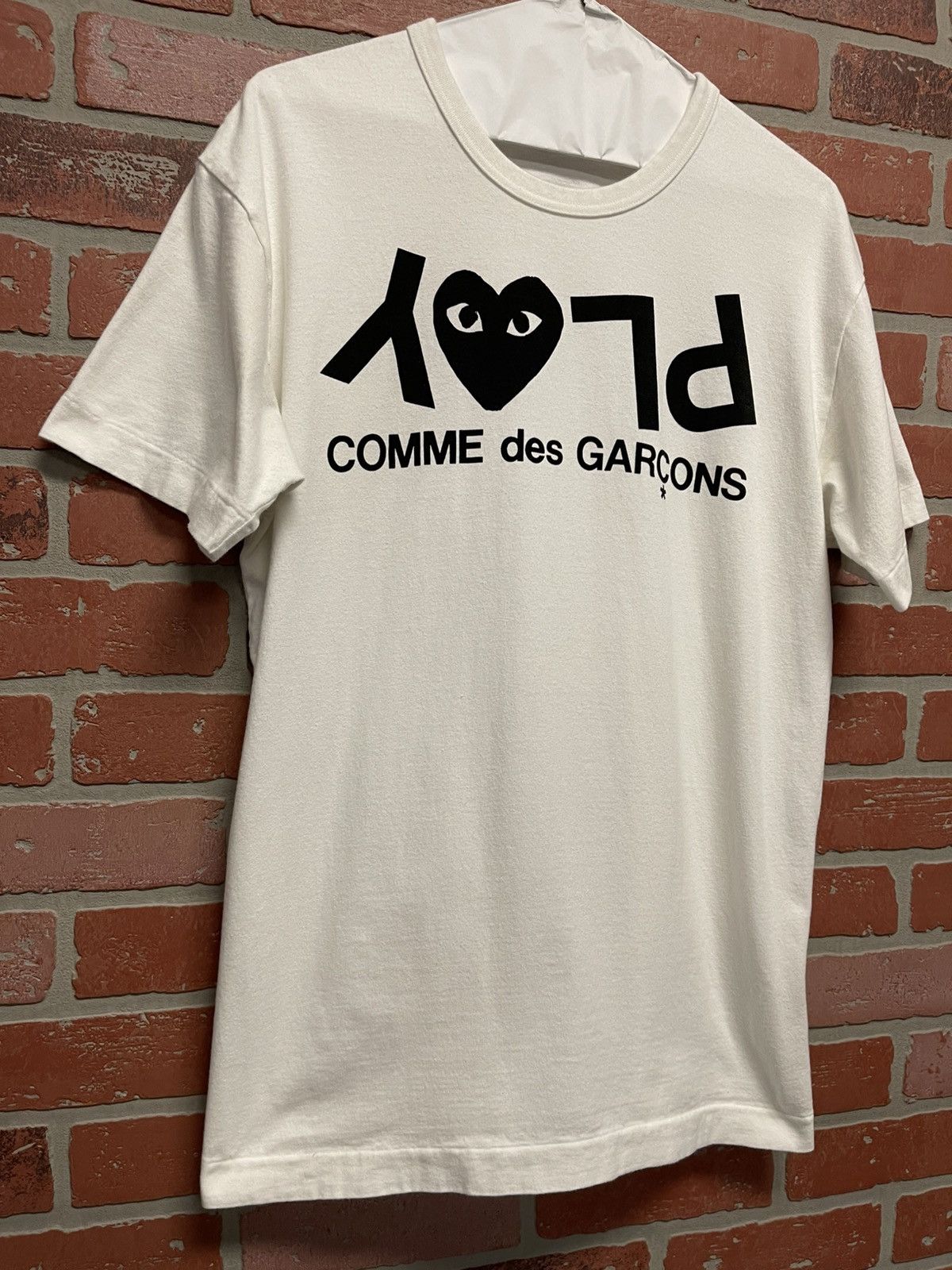 Comme des Garcons Size XL - Comme des Garcons PLAY Play Inverted Text T-shirt Size US XL / EU 56 / 4 - 2 Thumbnail