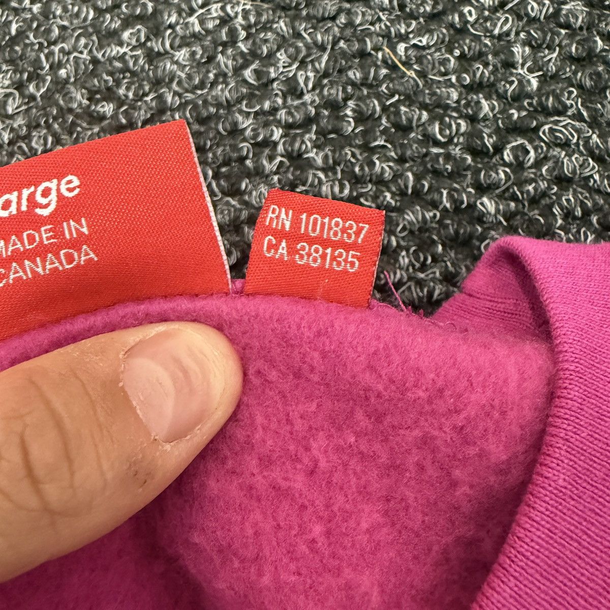 Supreme Supreme Small Box Logo Crewneck Raspberry Size US L / EU 52-54 / 3 - 4 Thumbnail