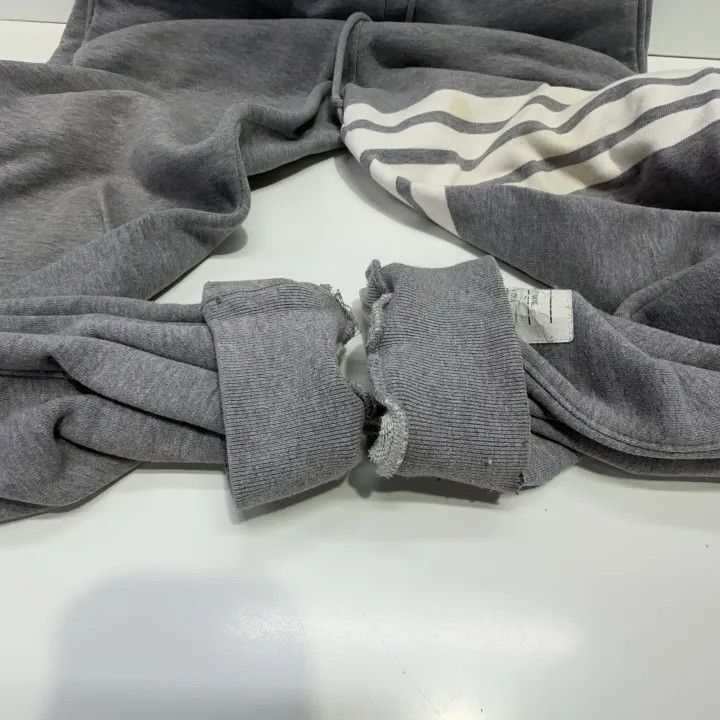 Thom Browne Thom Browne Classic Grey Knit Jogger Pants -2507 Size US 26 / EU 42 - 4 Thumbnail