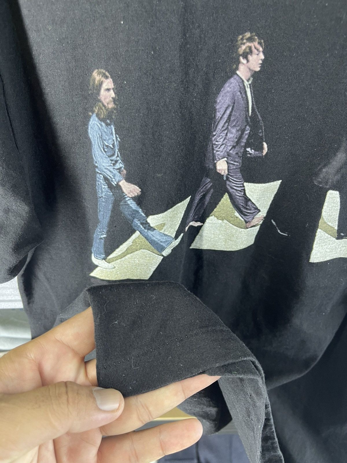 Band Tees vintage 1990s The Beatles "Abbey Road" t-shirt Winterland Size US L / EU 52-54 / 3 - 7 Thumbnail