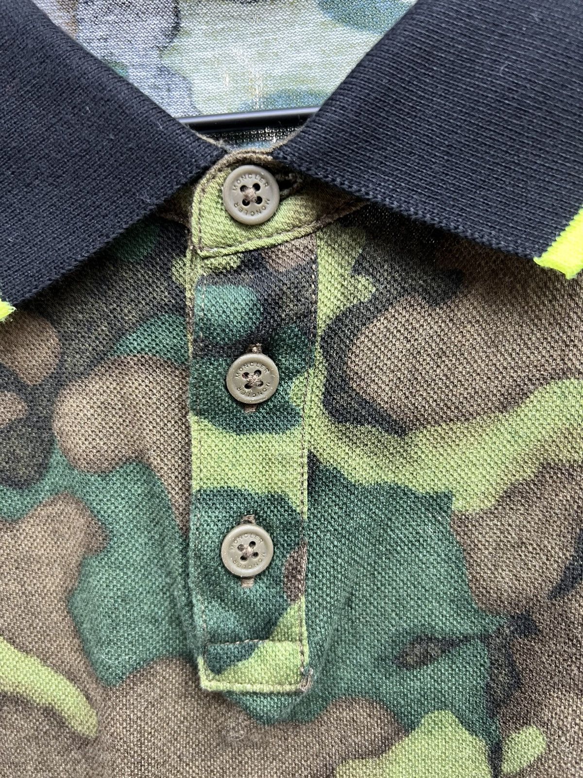 Moncler Moncler Camo Polo Tee Size US XXL / EU 58 / 5 - 6 Thumbnail