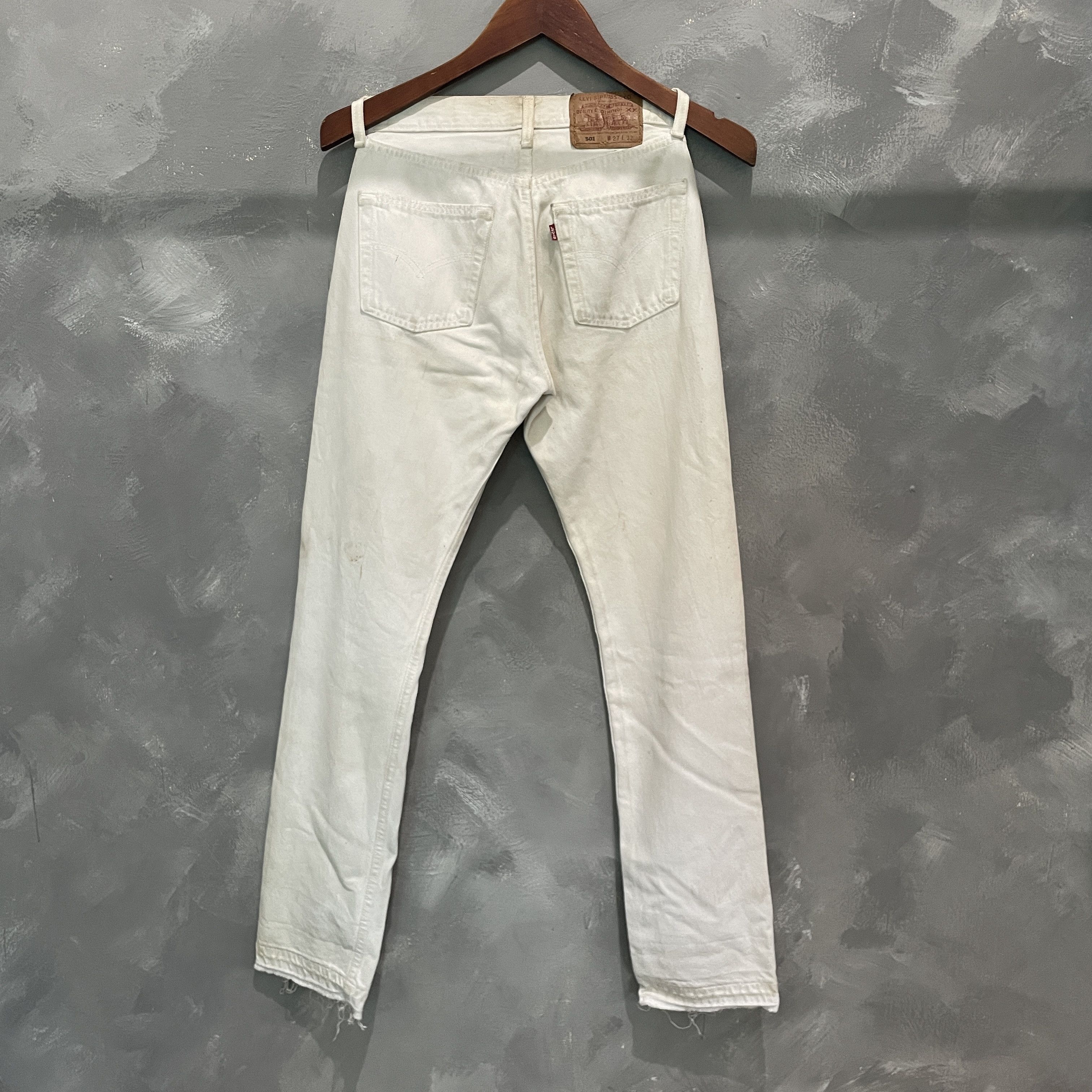 Levi's Vintage 90s Levi's 501 Thrashed Released Hem White Size 27" / US 4 / IT 40 - 7 Thumbnail