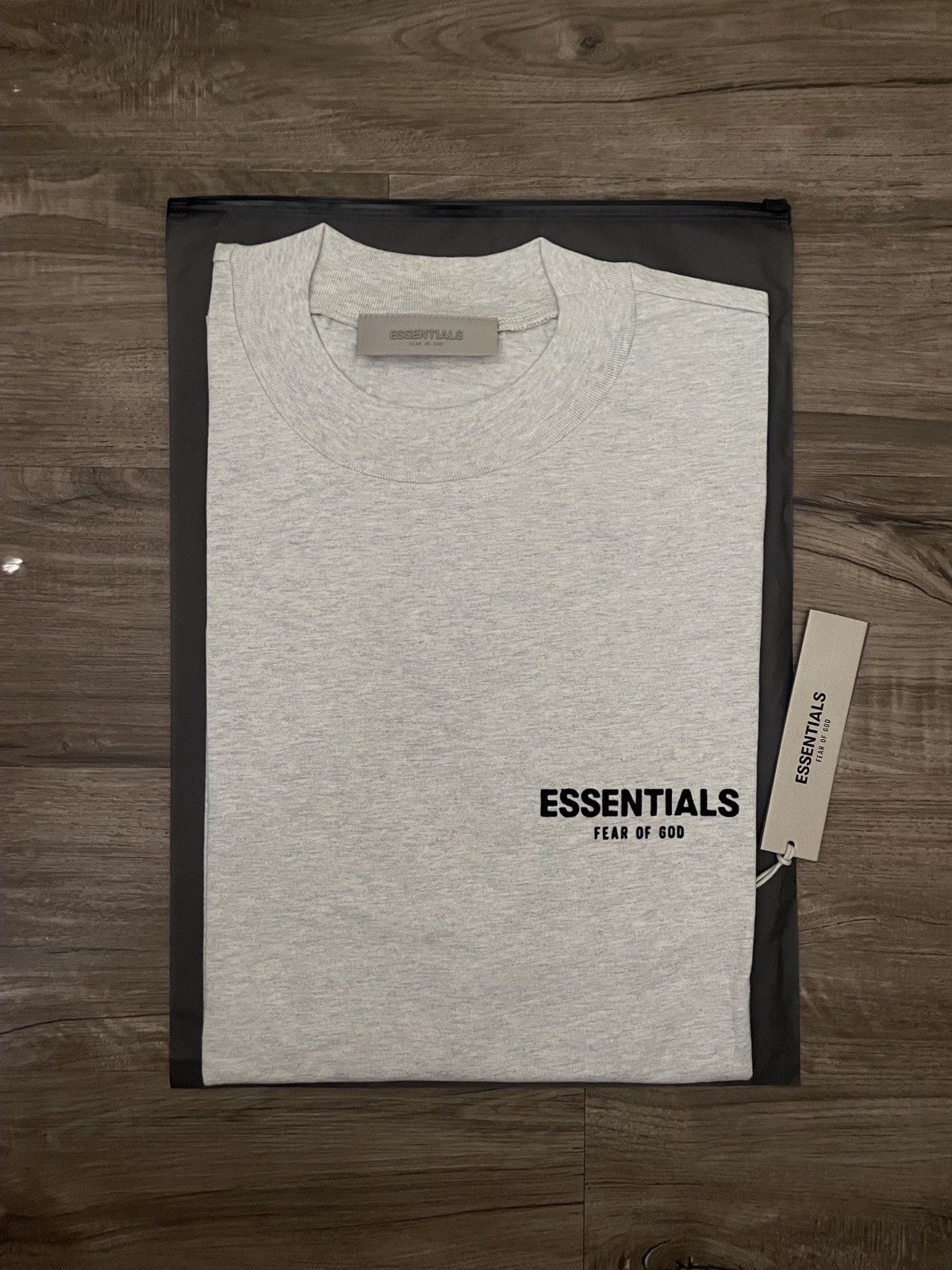 Other Fear of God Essentials T-Shirt Light Oatmeal SS22 size L Size US L / EU 52-54 / 3 - 8 Thumbnail