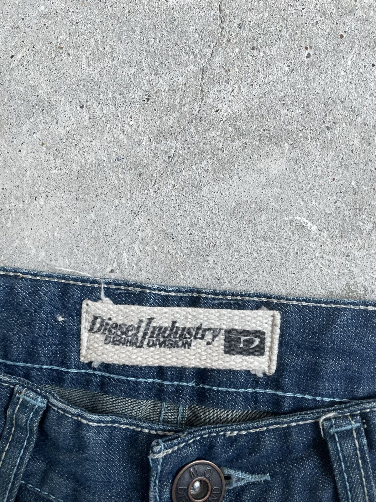 Diesel × Vintage Vintage Diesel distressed jeans buggy Size US 33 - 8 Thumbnail