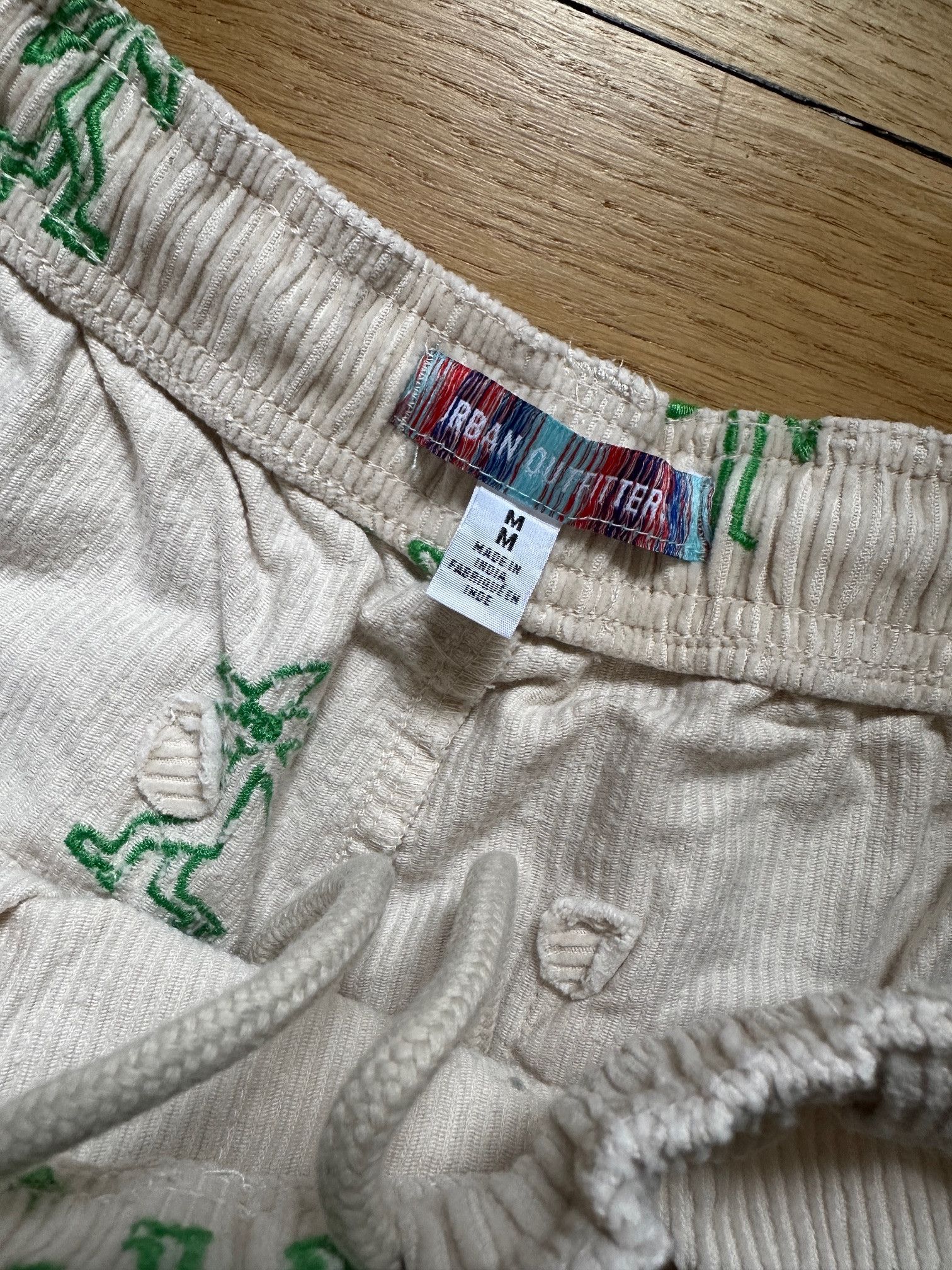 Urban Outfitters Urban Outfitters Corduroy Palm Tree Pants White Green Medium Size US 32 / EU 48 - 2 Thumbnail