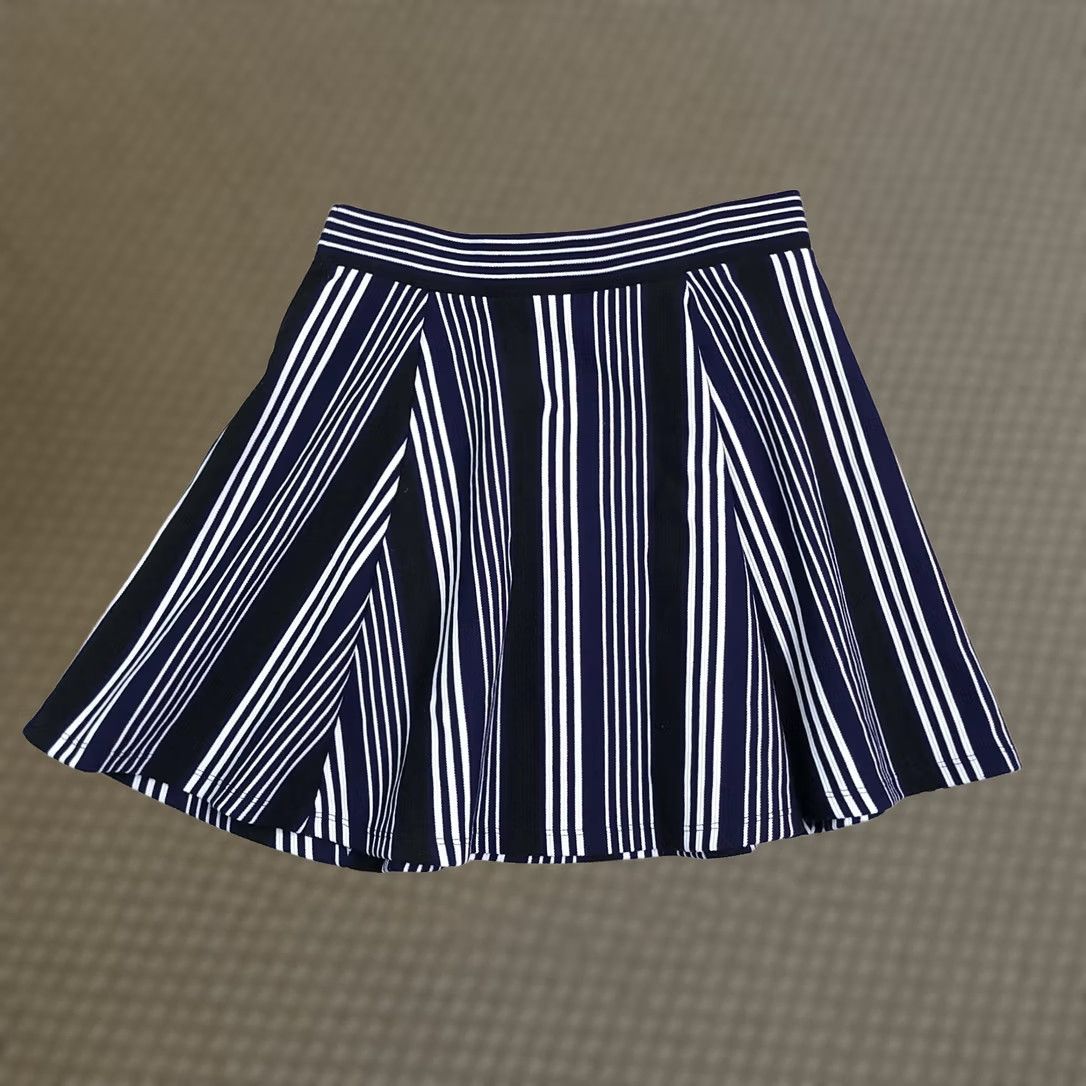 H&M H&M DIVIDED Mini Skirt Women's Small Stripped White Blue Black Stretch Side Zip Size 28" / US 6 / IT 42 - 1 Thumbnail