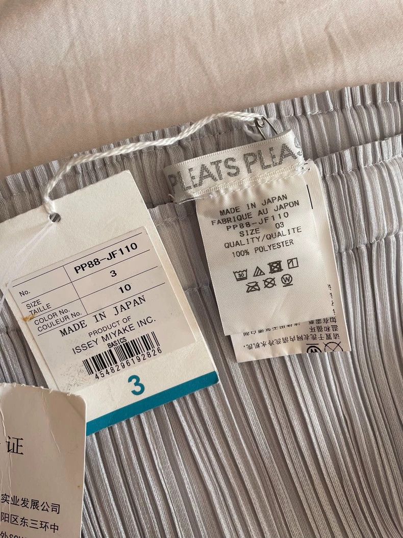 Issey Miyake issey miyake size:3 Light grey pleated pants Size 42" / US 20 - 3 Thumbnail