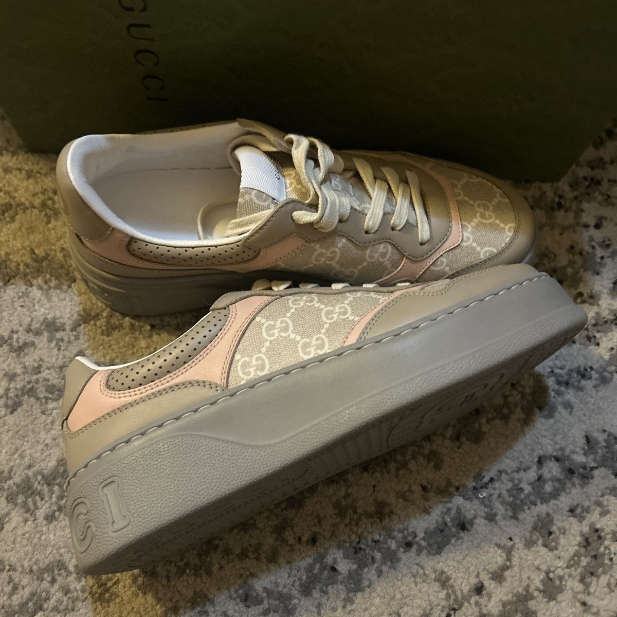 Gucci Gucci GG Logo Sneaker Oatmeal Light Pink Sneaker Size US 10.5 / IT 40.5 - 5 Thumbnail