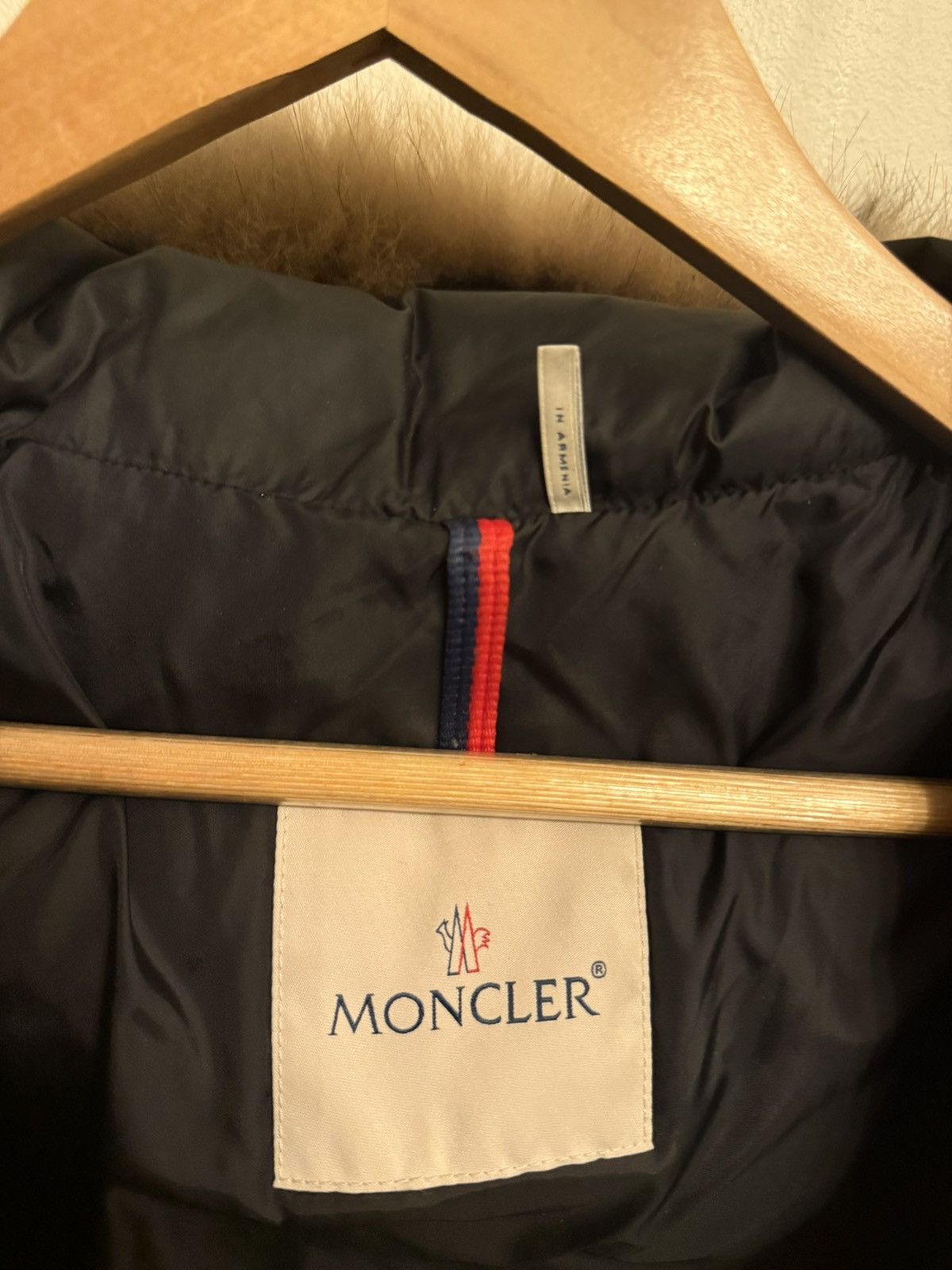 Moncler Moncler Short Down Jacket - Real Fur - Size 2 (M) Size US M / EU 48-50 / 2 - 9 Thumbnail