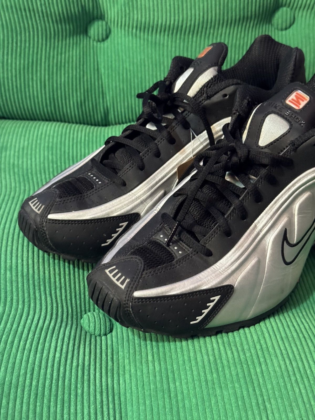 Nike Nike Shox R4 (2024) Shoes Size US 10.5 / EU 43-44 - 8 Thumbnail