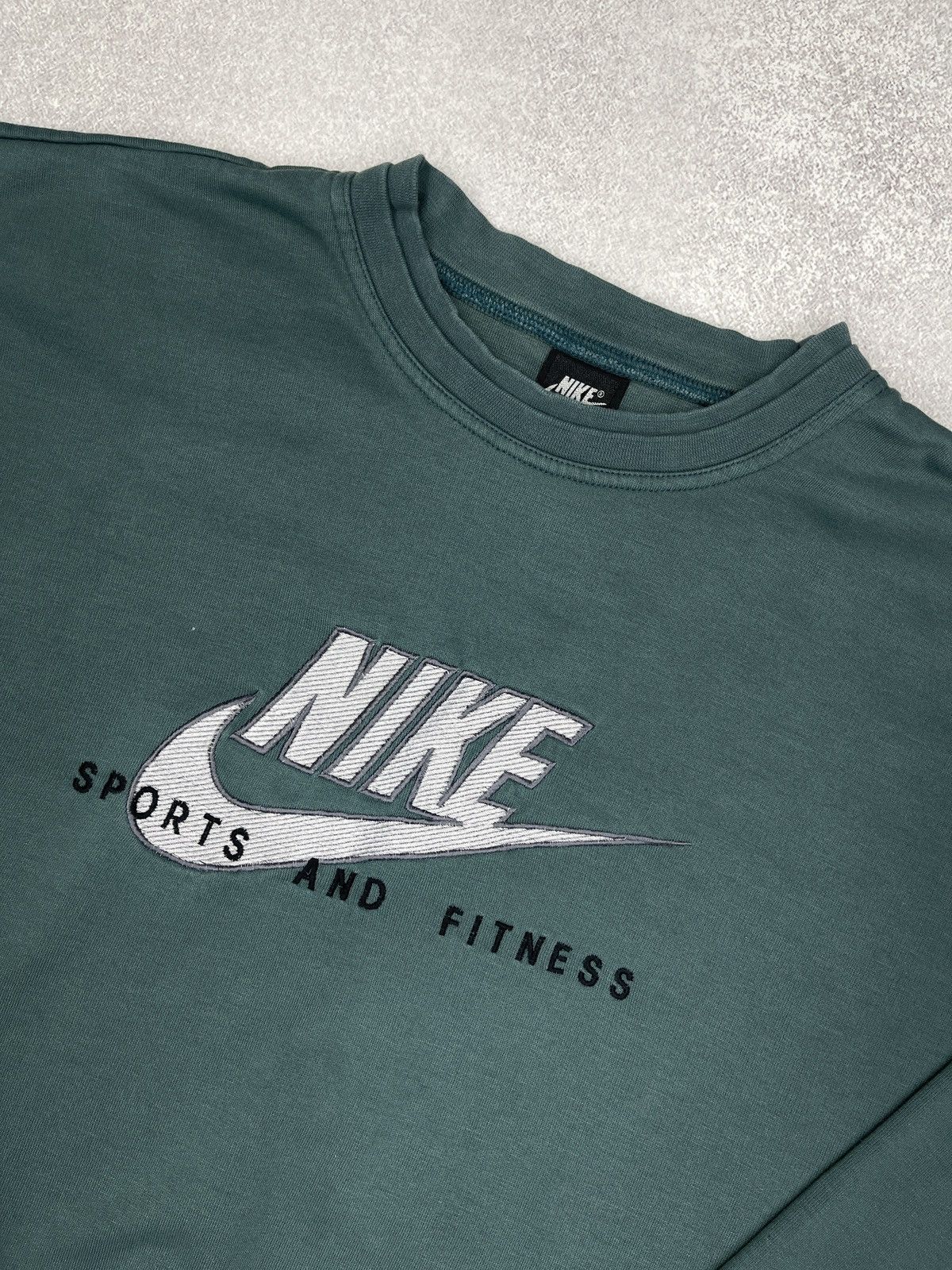 Nike Rare Vintage Nike Sport and Fitness Sweatshirt Green Tech Size US XL / EU 56 / 4 - 5 Thumbnail