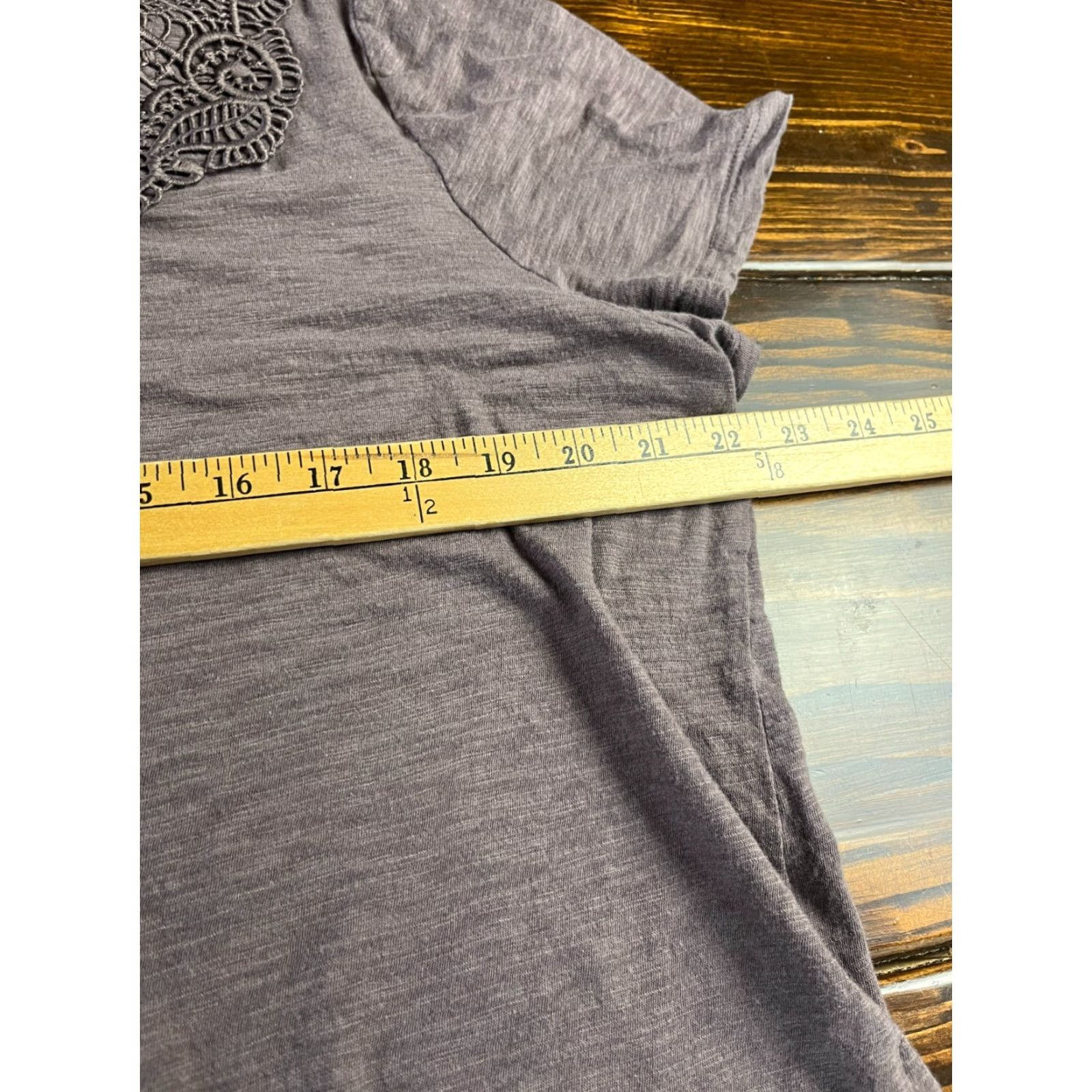 Vintage **Women's Plus Size Maurices 1X Brown Lace V-Neck T-Shirt** User: Women's Plus Size Maurices 1X Brown Lace V-Neck T-Shirt Size XL / US 12-14 / IT 48-50 - 4 Thumbnail