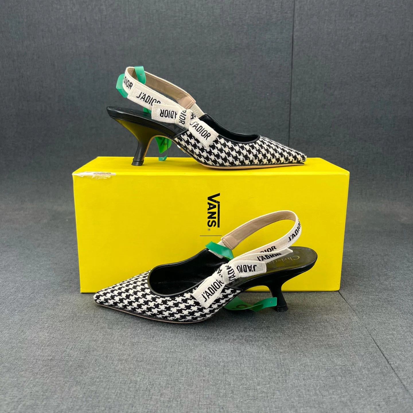 Dior Dior J'adior Black & White 35.5 EU Re-soled Size US 4.5 / IT 34.5 - 2 Thumbnail