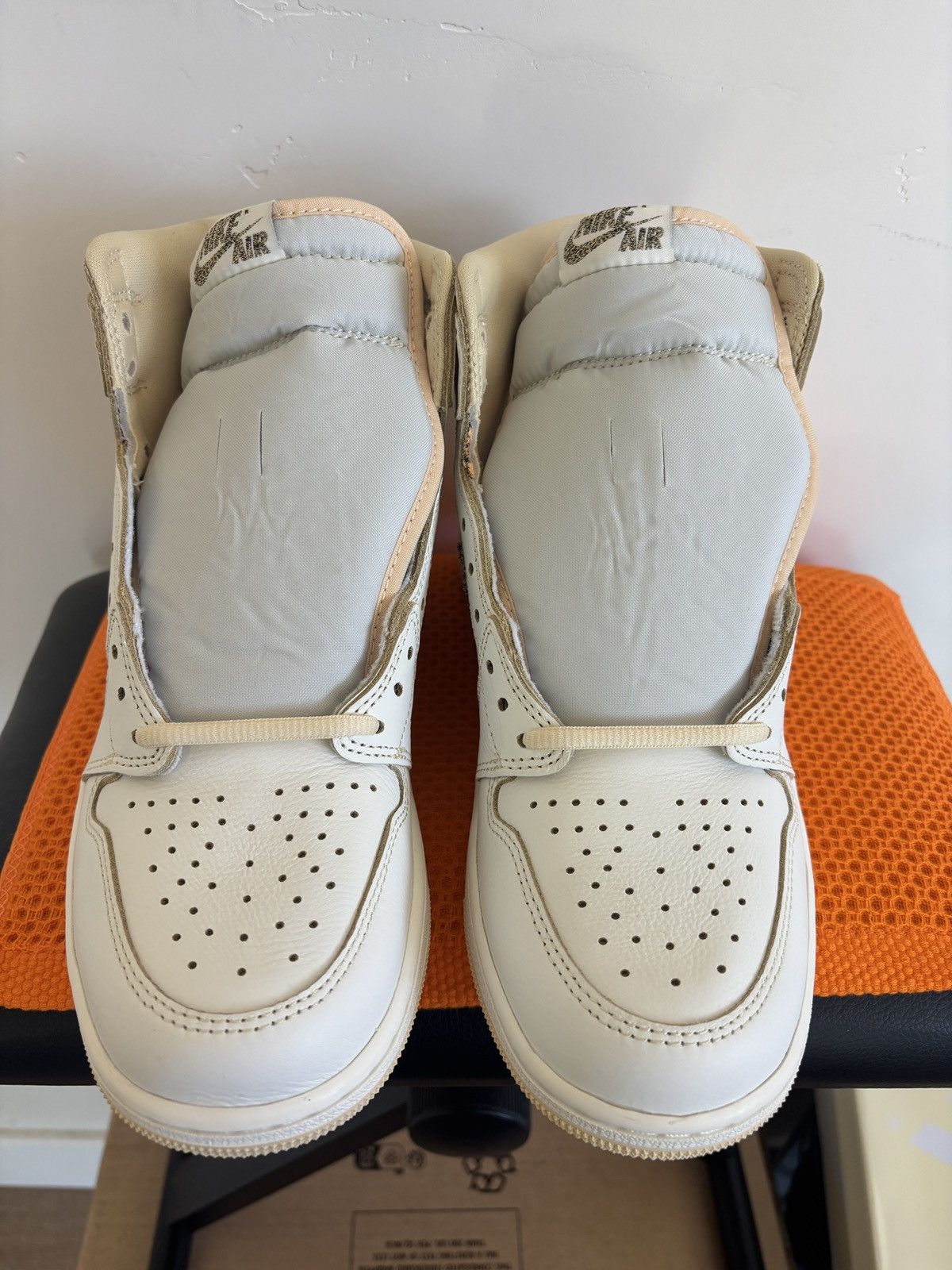 Jordan Brand Jordan 1 High Craft Vibrations of Naija Size US 9 / EU 42 - 4 Thumbnail