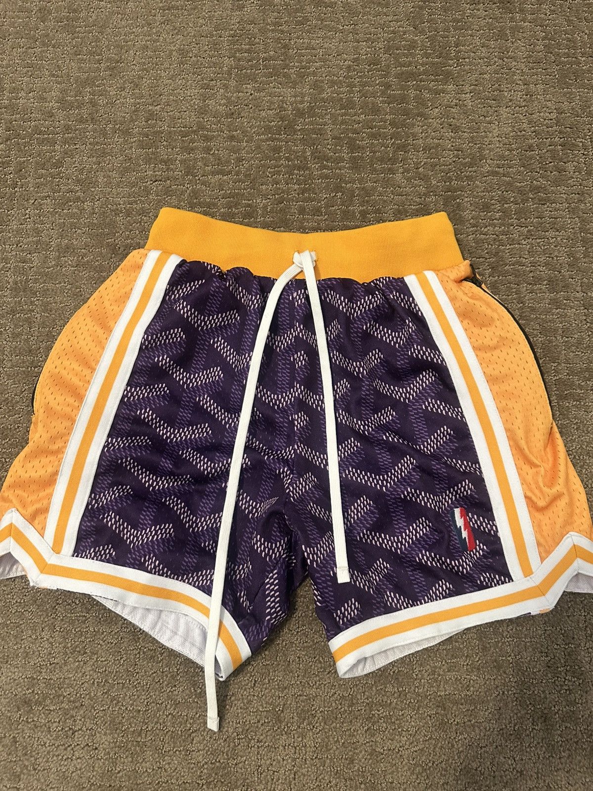Collect and Select Collect and Select Shorts Lakers. Size Small Size US 30 / EU 46 - 1 Thumbnail