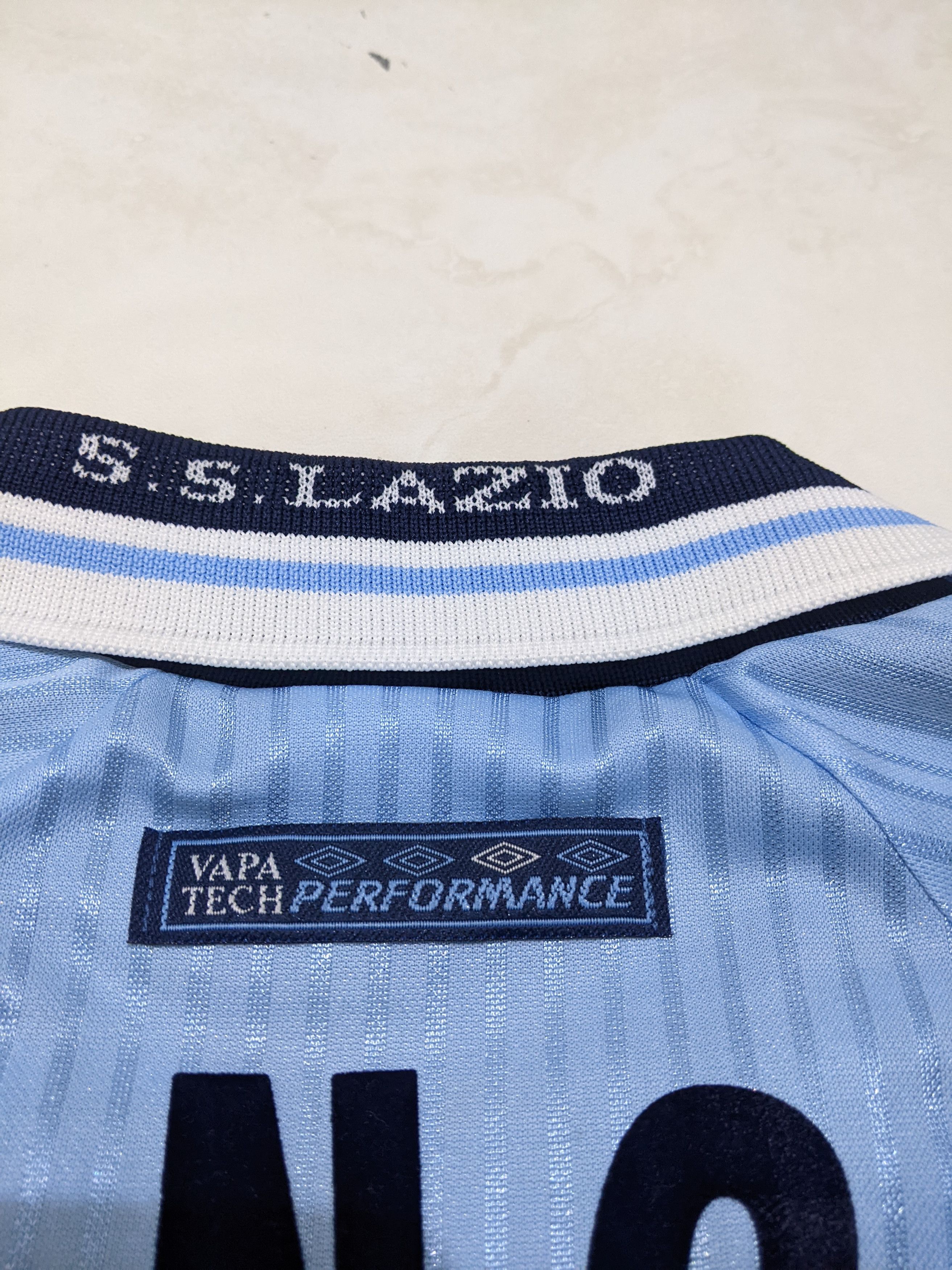 Umbro Lazio 1997-98 home SIGNORI Jersey football shirt Size US M / EU 48-50 / 2 - 8 Thumbnail