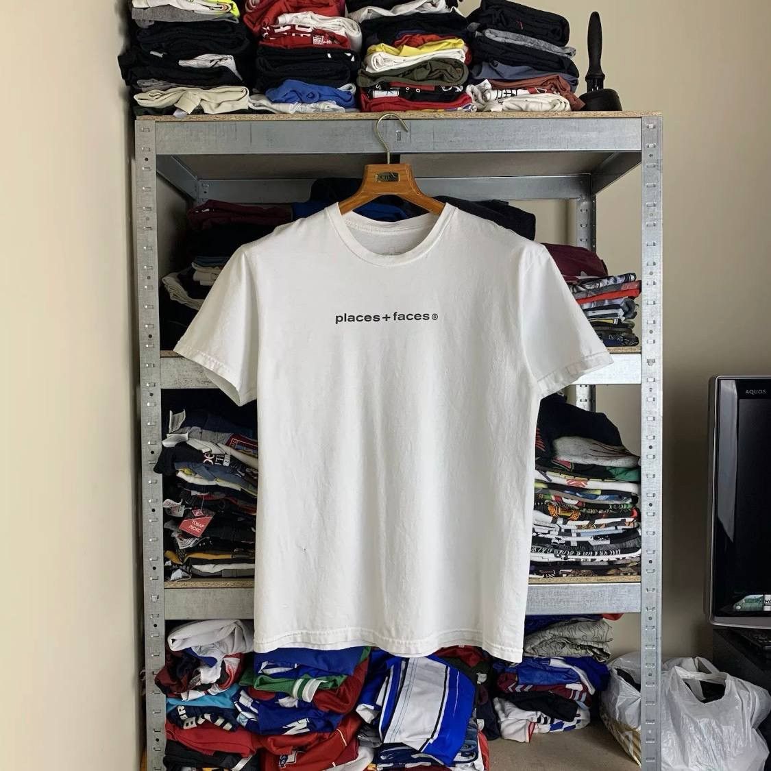 Other Places + Faces Skateboard SK8 Flowers Tee Big Logo Size US L / EU 52-54 / 3 - 2 Thumbnail