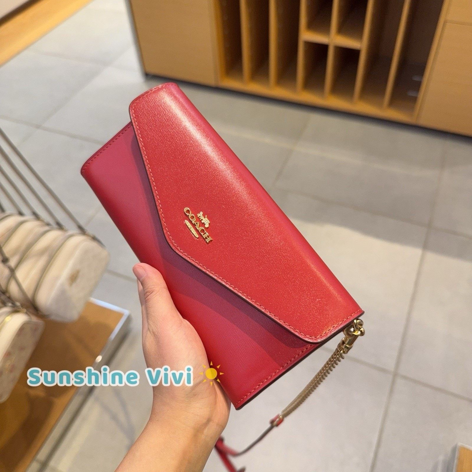 Coach NWT Coach Klare Wallet Chain CBI22 leather Gold/True Red Size ONE SIZE - 3 Thumbnail