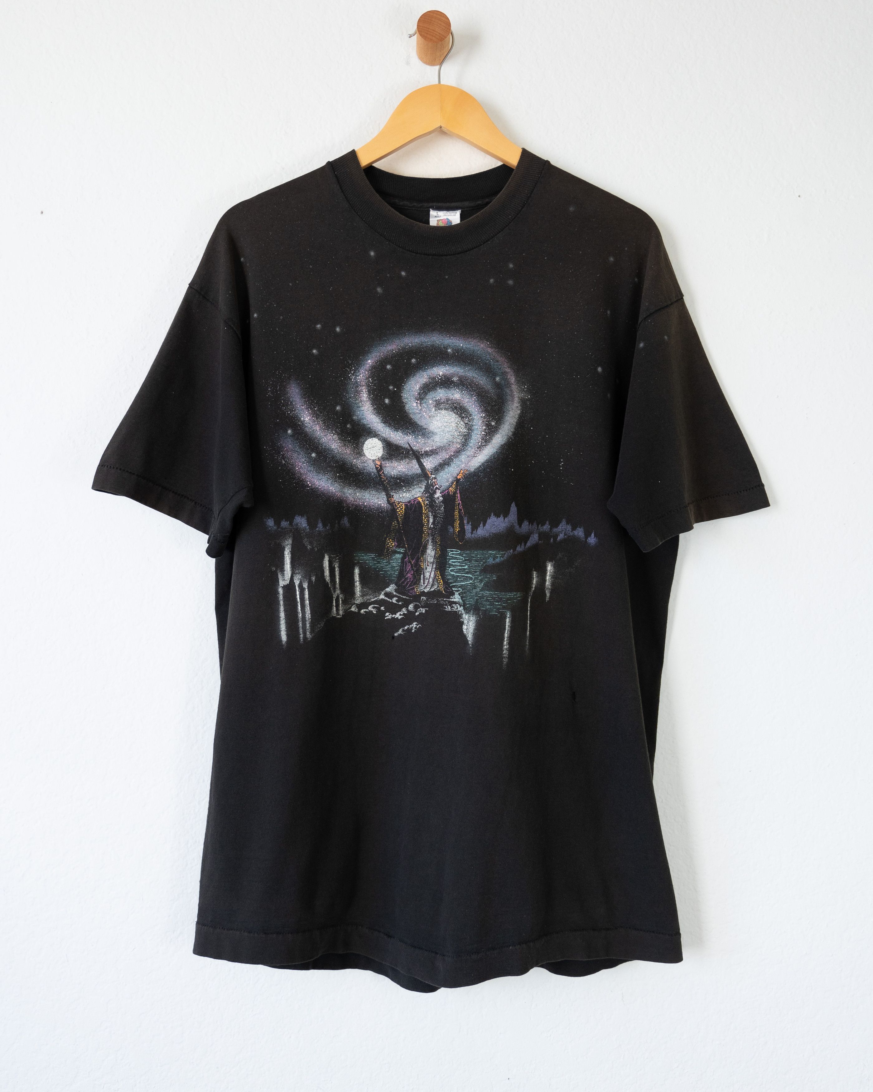 image of Liquid Blue x Vintage 1990S Vintage Fruit Of The Loom Wizard Aop Art T Shirt in Black (Size Large)