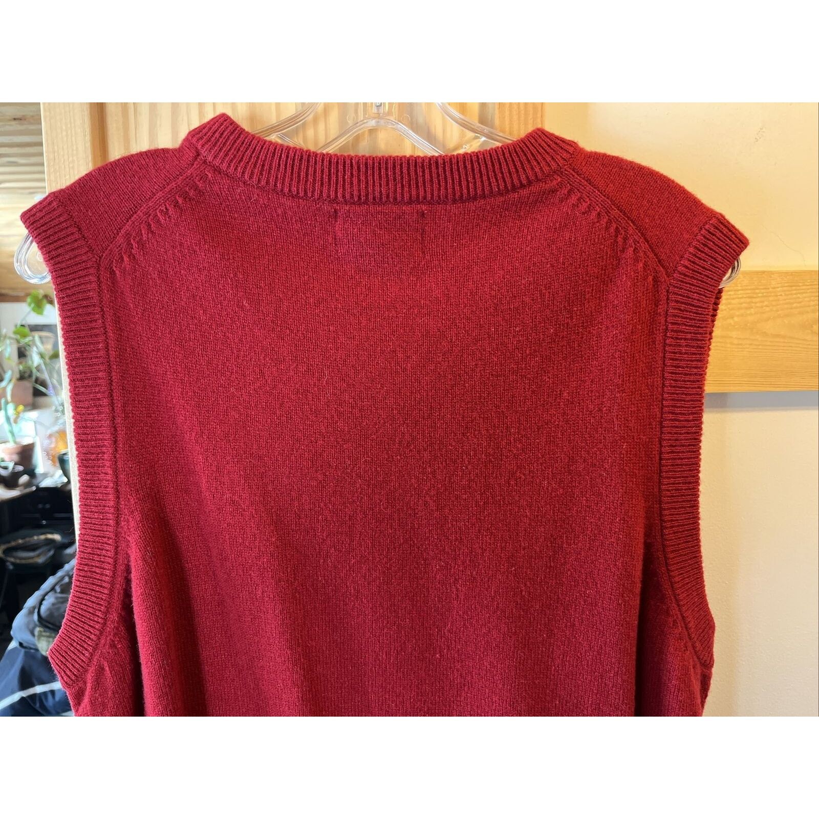 Pendleton Pendleton Vintage Men’s L Red Wool V Neck Sleeveless Sweater Size US L / EU 52-54 / 3 - 9 Thumbnail