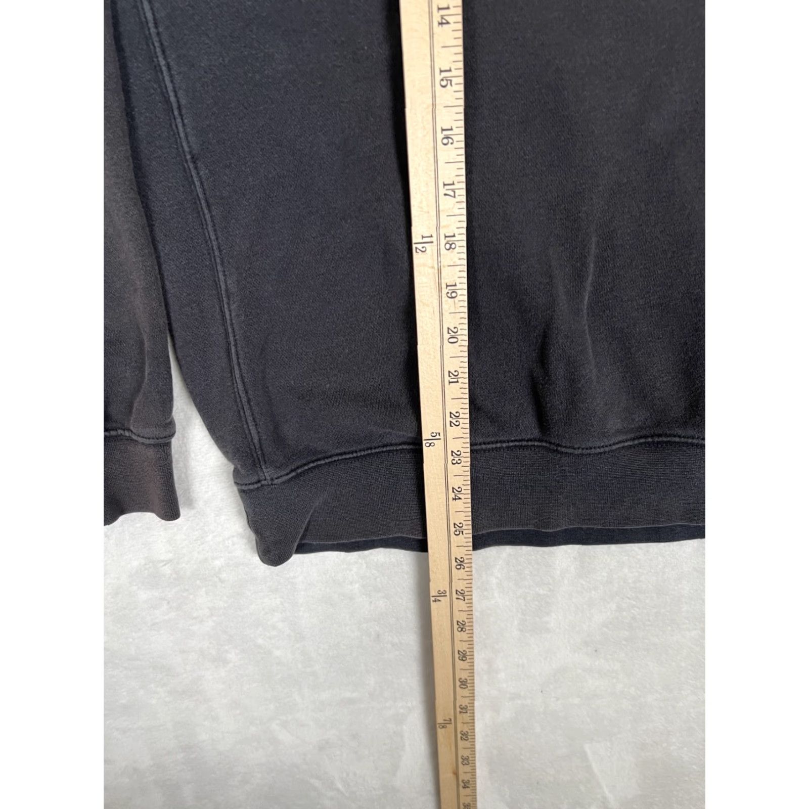 Nike VINTAGE Nike Sweatshirt Crewneck Long Sleeve Black Size L Embroidered Swoosh 90s Sports USA Men Size US L / EU 52-54 / 3 - 5 Thumbnail