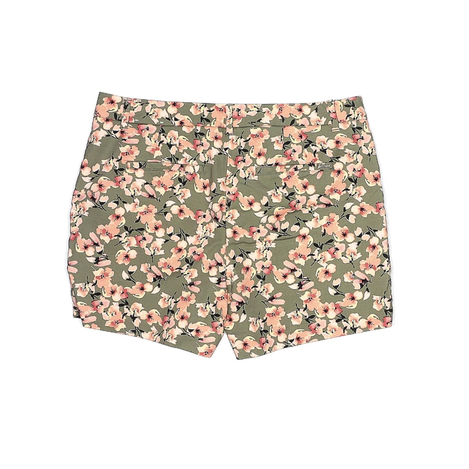 Other White House Black Market Floral Khaki Shorts Size 10 Size 32" / US 10 / IT 46 - 2 Thumbnail