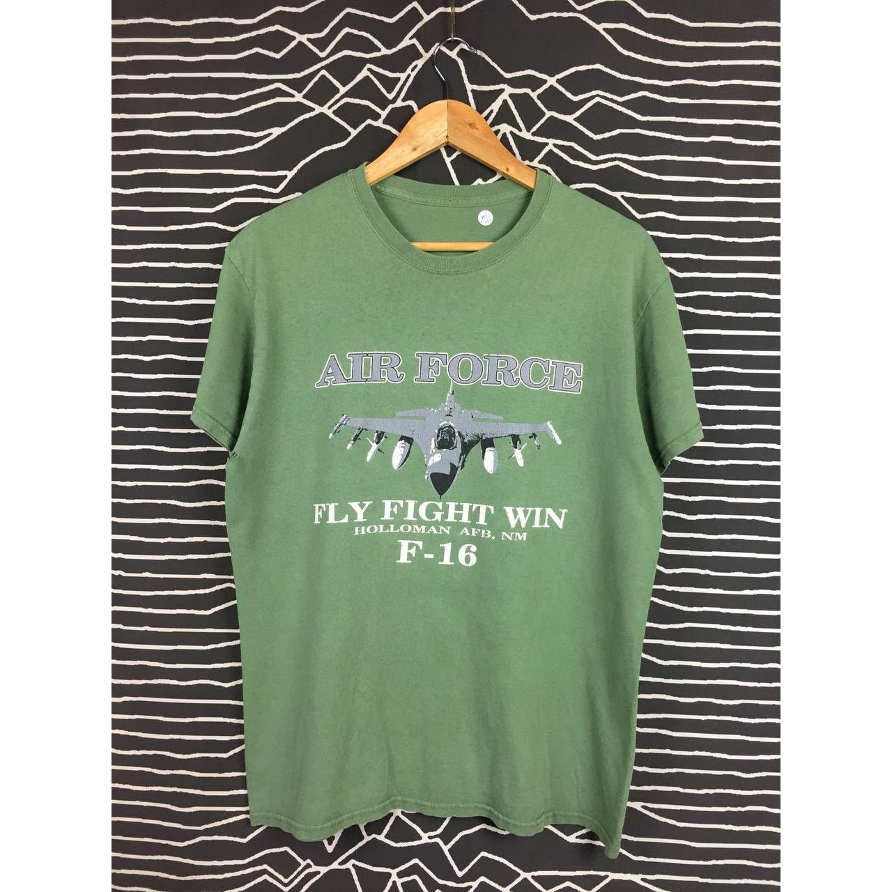 Vintage Air Force Fly Flight Win F-16 Fighting Falcon Aircraft Tee Size US M / EU 48-50 / 2 - 1 Thumbnail