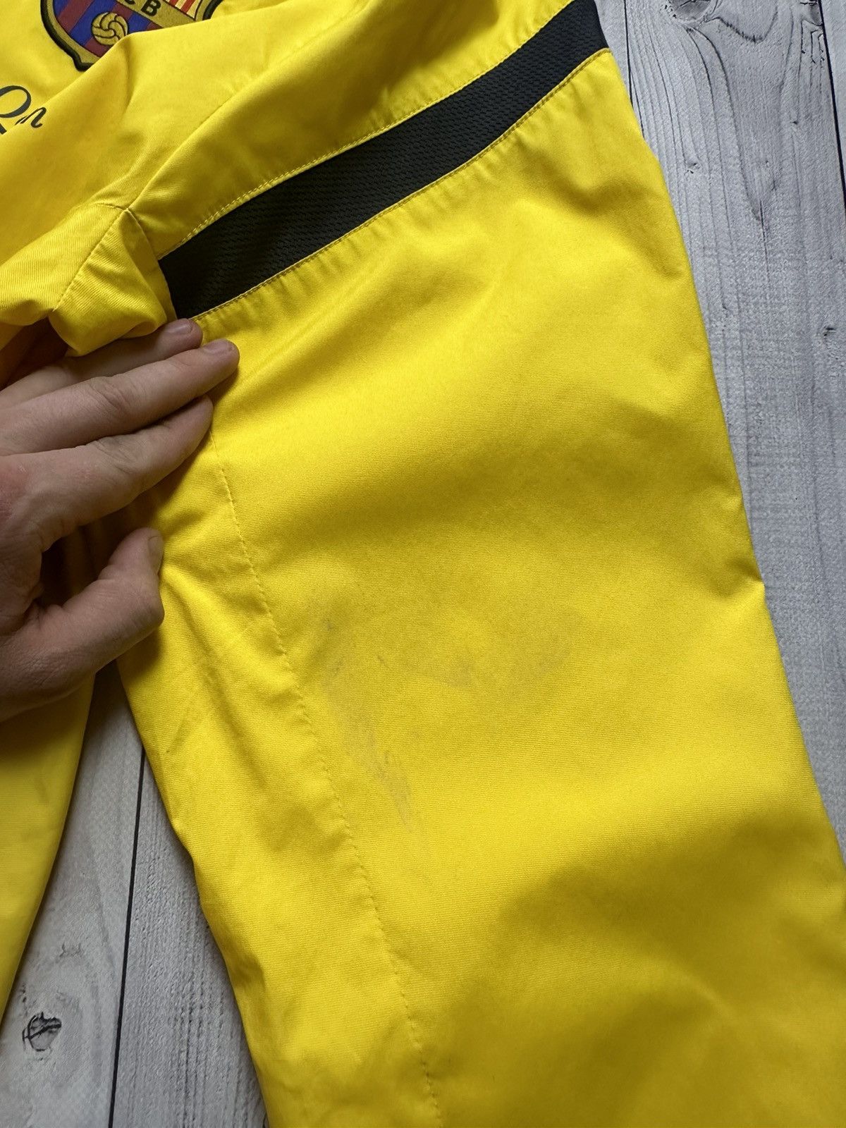 Nike × Vintage Vintage Nike Barcelona soccer track jacket size M yellow Size US M / EU 48-50 / 2 - 6 Thumbnail