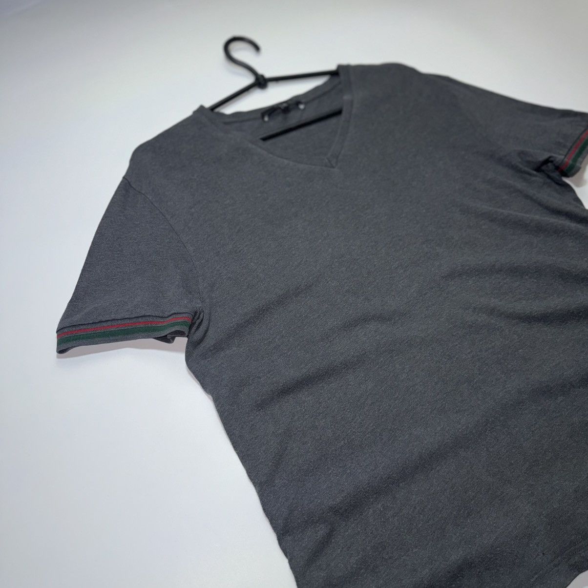 Gucci Vintage Basic Gucci V Neck Tee T Shirt Size US L / EU 52-54 / 3 - 5 Thumbnail
