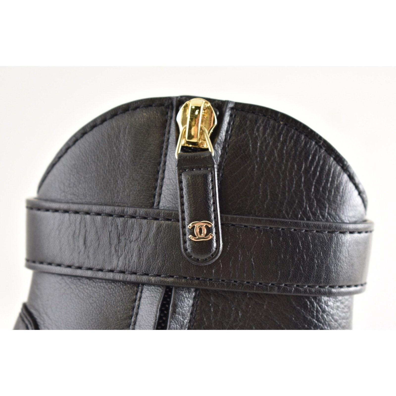 Chanel Chanel 24K Black Calfskin Pearl CC Western Ankle Boots 37 Size US 6 / IT 36 - 5 Thumbnail