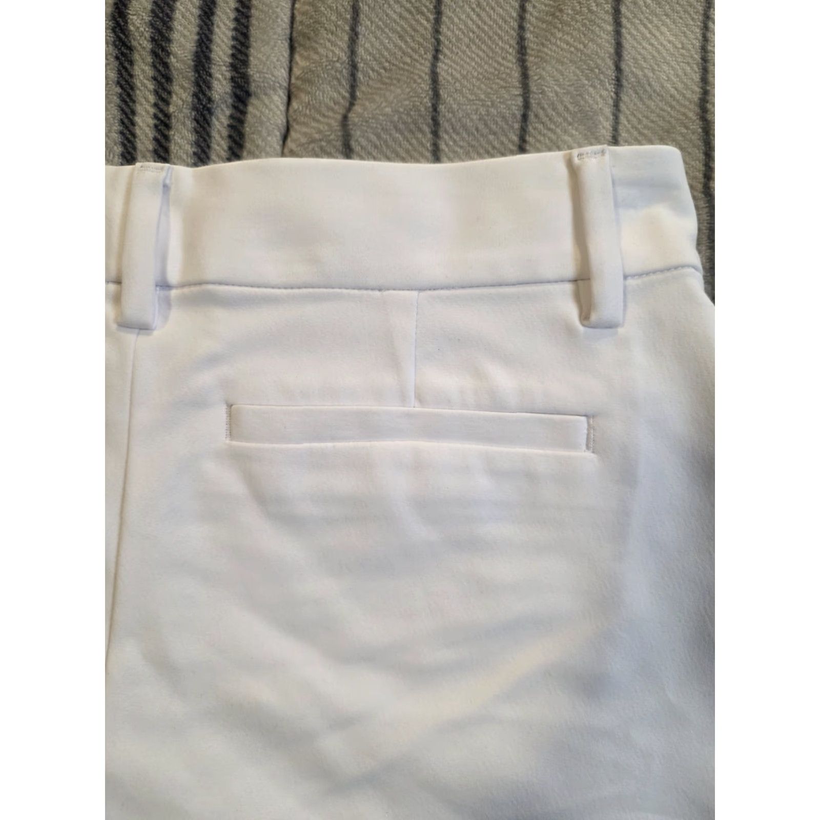 Lilly Pulitzer Lilly Pulitzer Joette Stretch Dinner Shorts Resort White Women's 0 NEW NWT - Shirt? Size 25" / US 0 / IT 36 - 3 Thumbnail