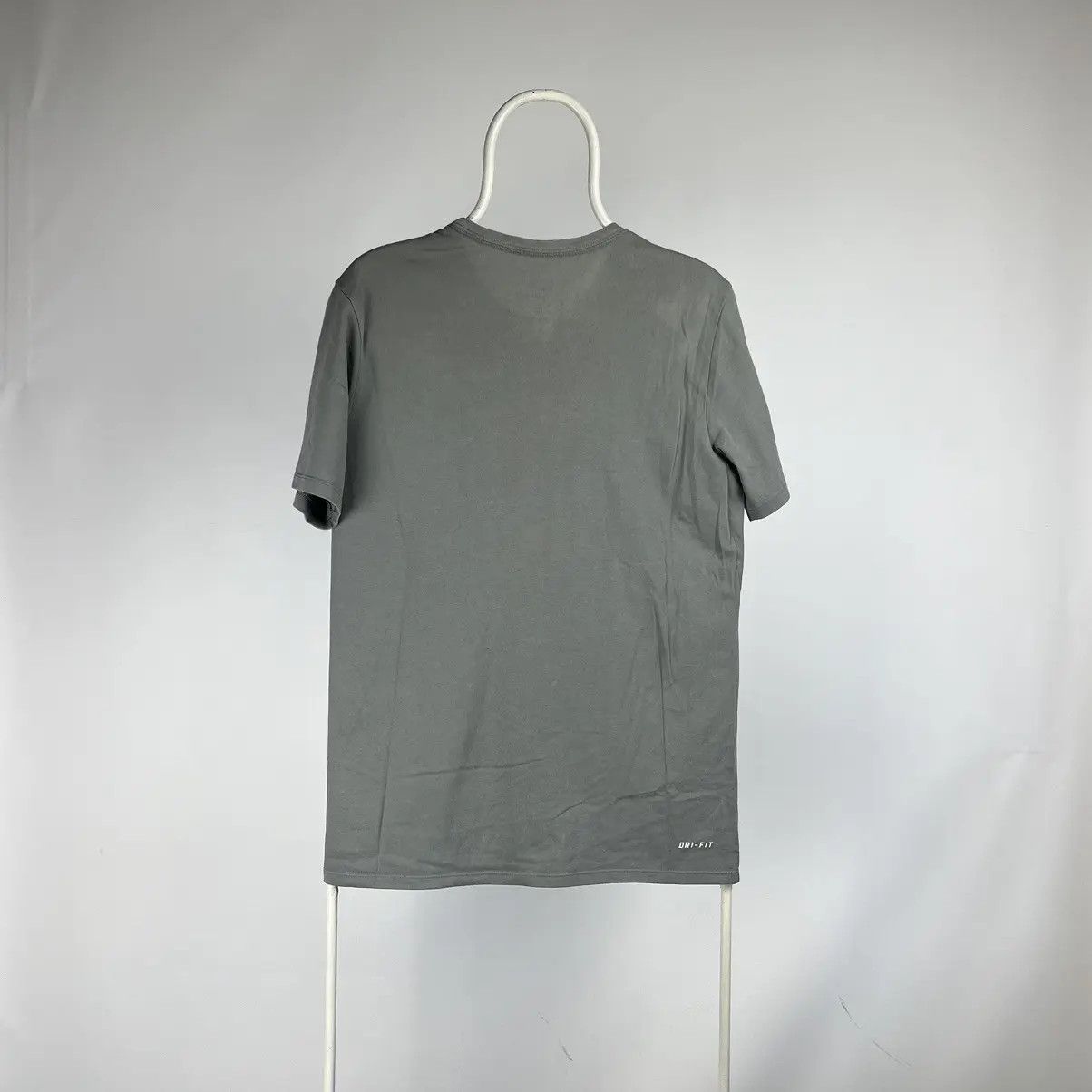 Nike Nike sb Tshirt spray logo size Medium Size US M / EU 48-50 / 2 - 2 Thumbnail