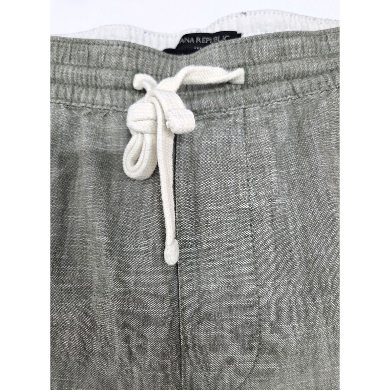 Banana Republic Banana Republic Mens Chino Cotton Casual Shorts Size 33 Green Solid Flat Front Elastic Drawstring 8in Inseam Reg Men Size US 33 - 3 Thumbnail
