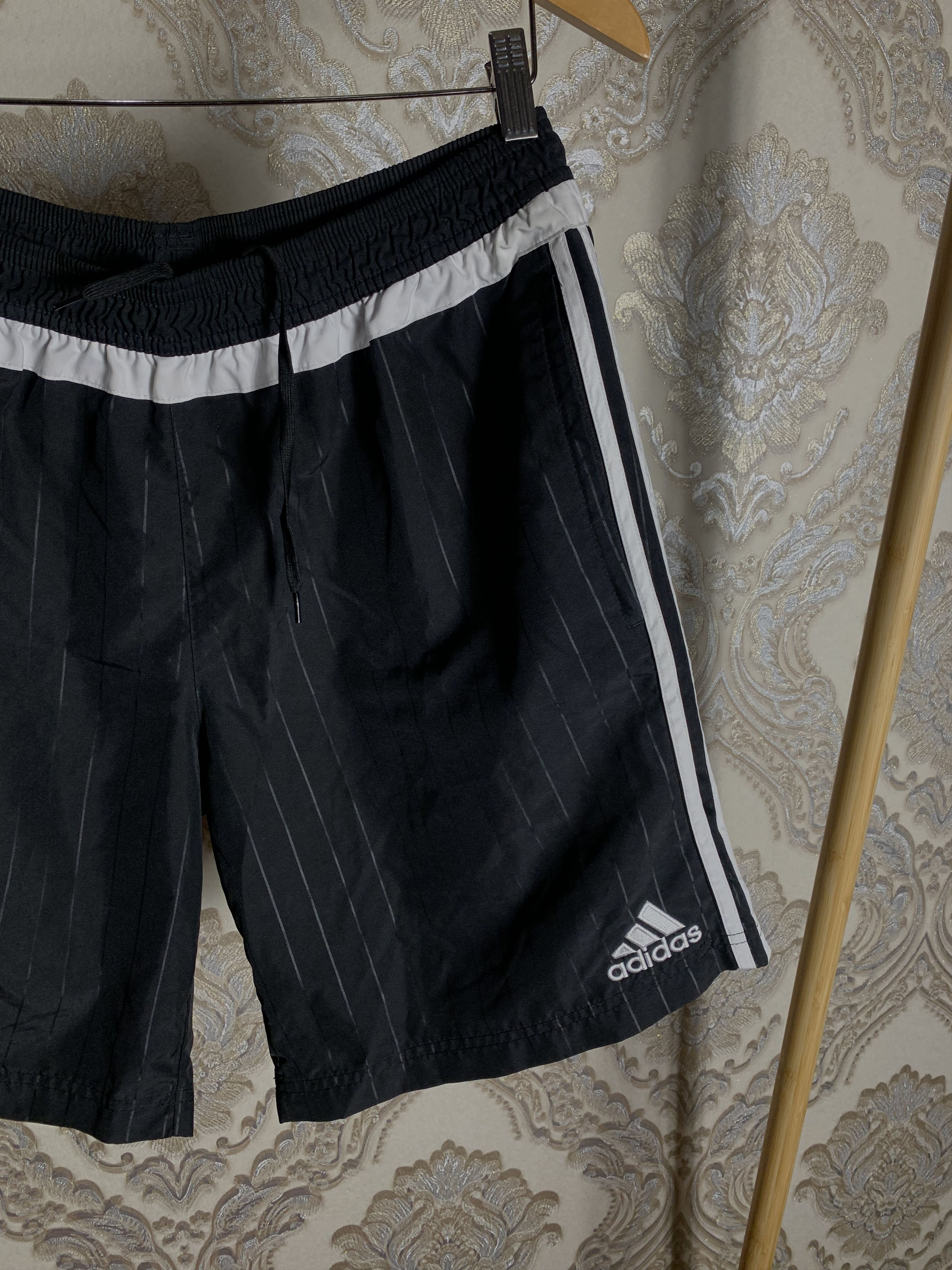 Adidas VINTAGE ADIDAS NORTHERN IRELAND IRISH SOCCER SHORTS RETRO Size US L / EU 52-54 / 3 - 3 Thumbnail